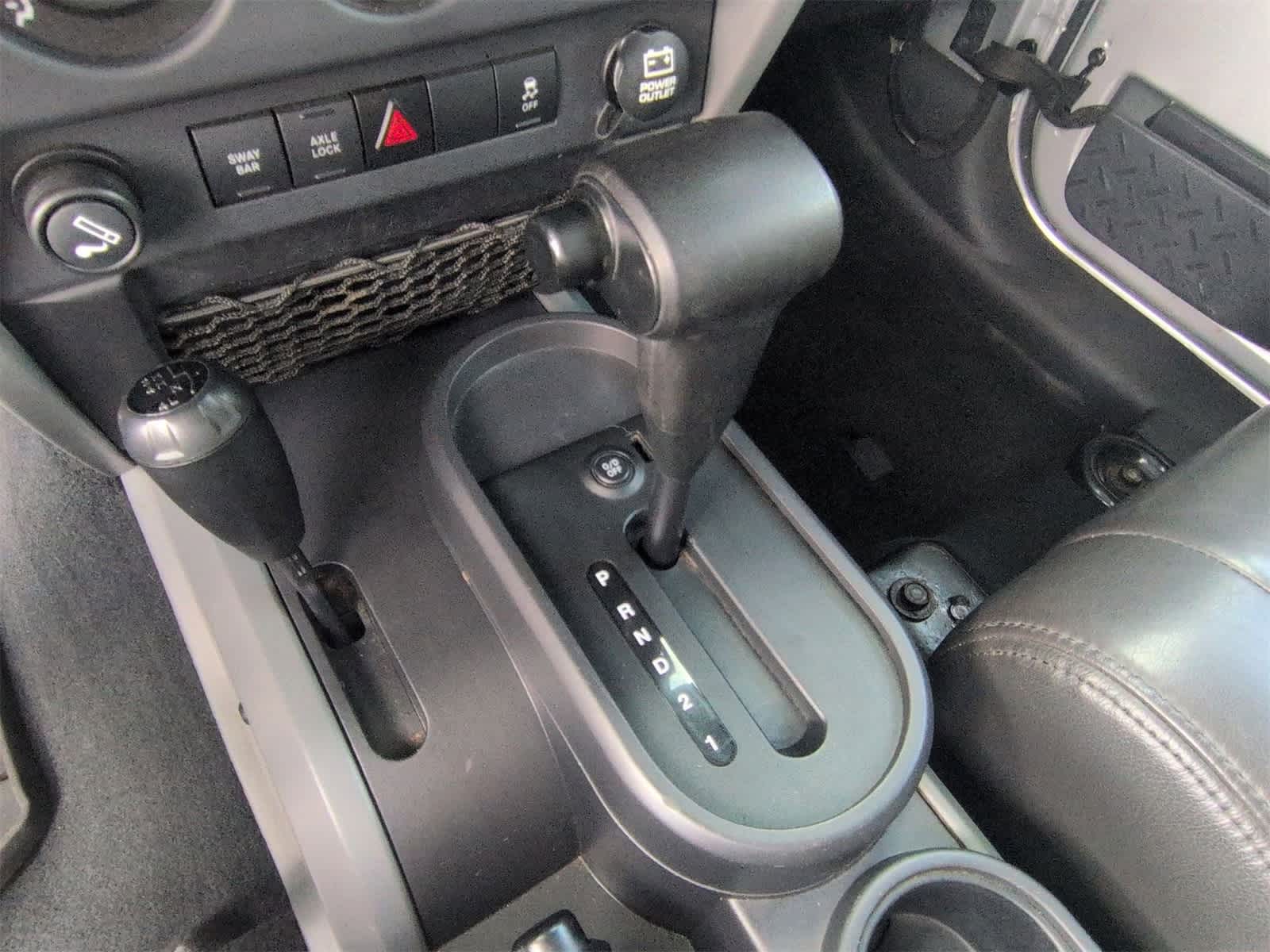 Thumbnail: 2010 Jeep Wrangler - 28