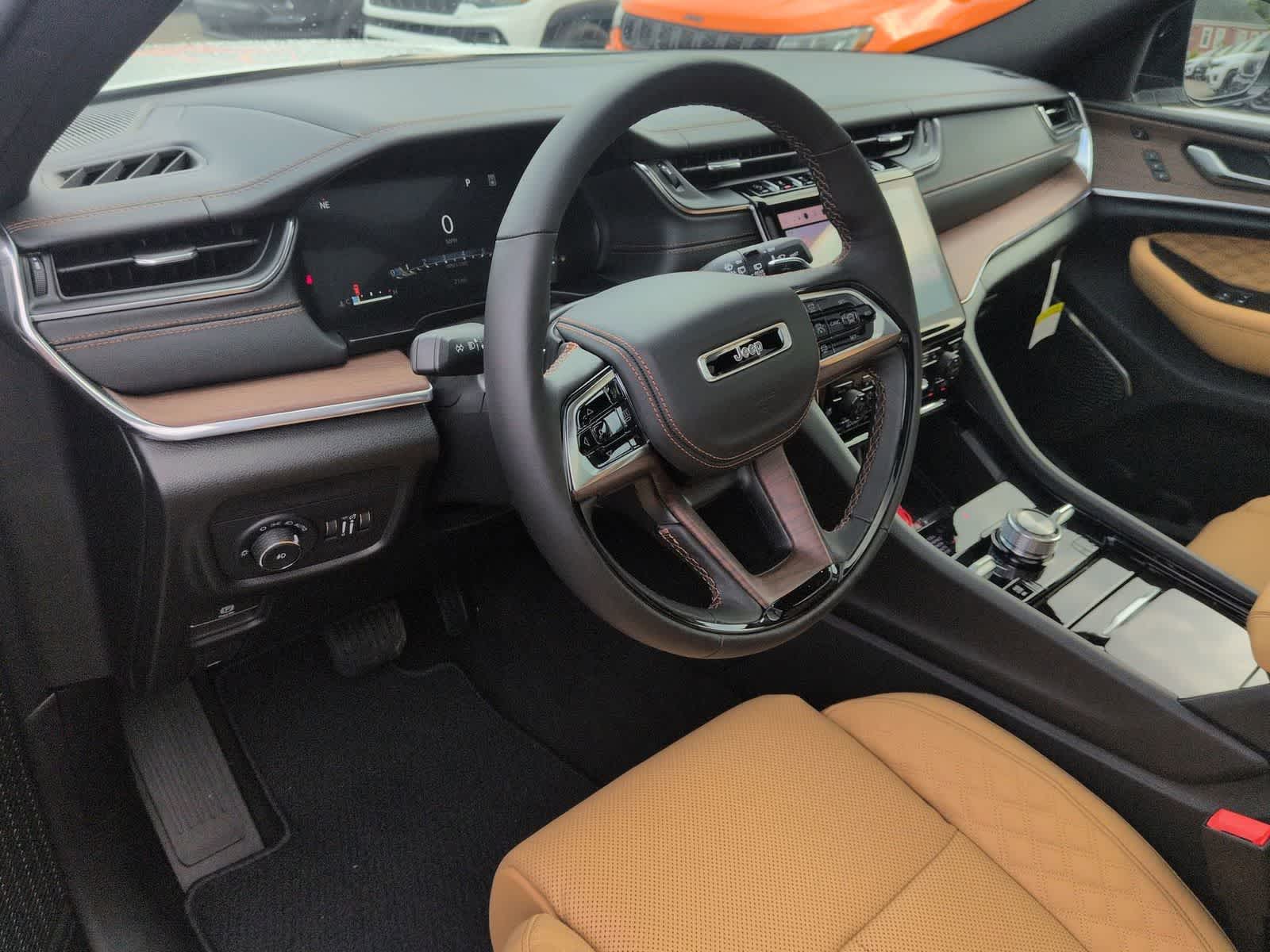 Thumbnail: 2025 Jeep Grand Cherokee - 10