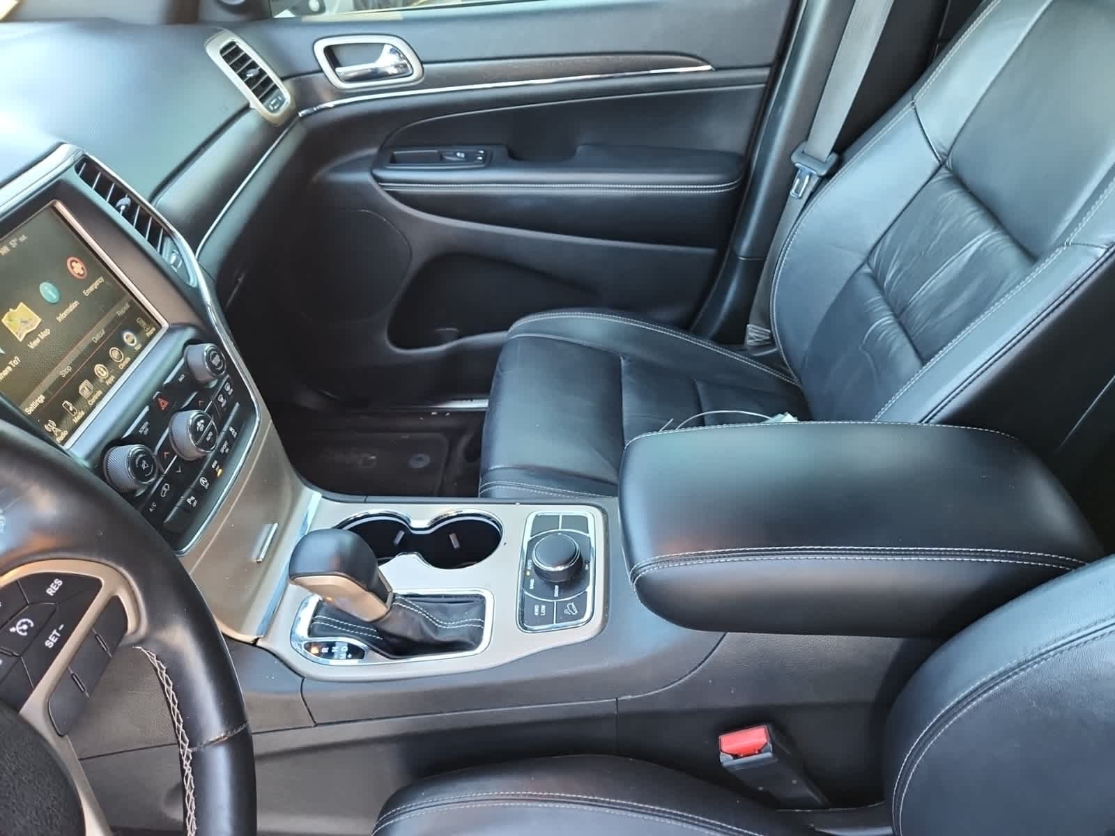 Thumbnail: 2016 Jeep Grand Cherokee - 11