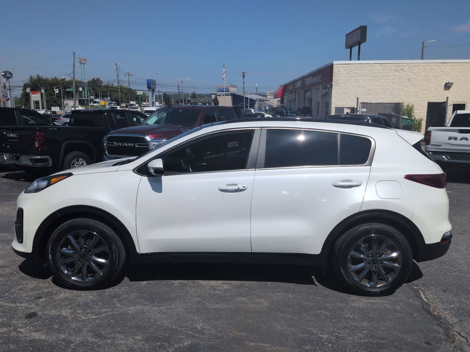 Thumbnail: 2022 Kia Sportage - 5