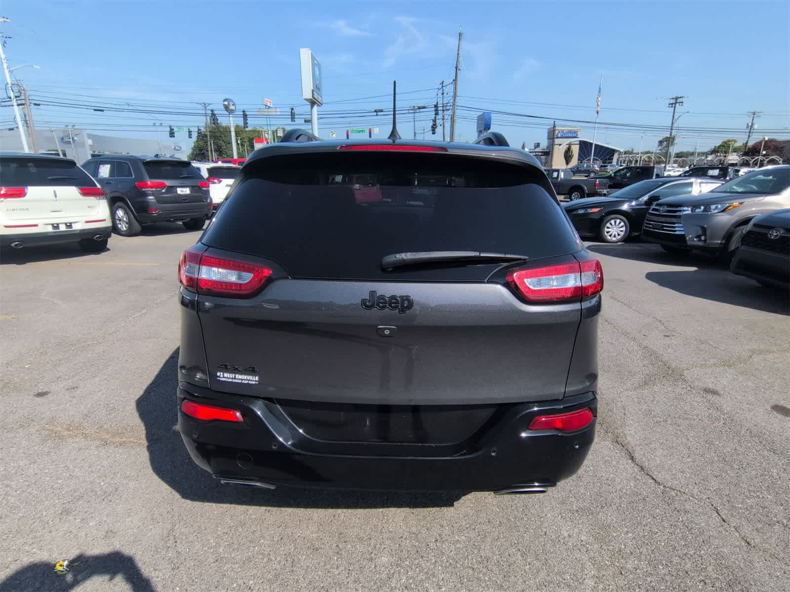 Thumbnail: 2018 Jeep Cherokee - 7