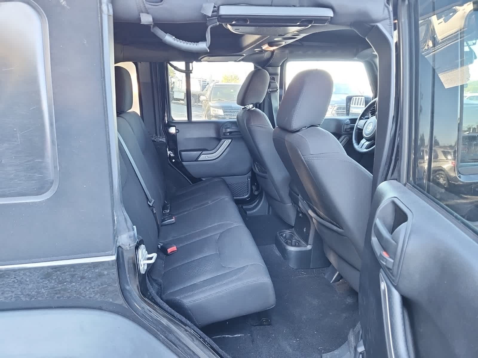 Thumbnail: 2015 Jeep Wrangler - 23