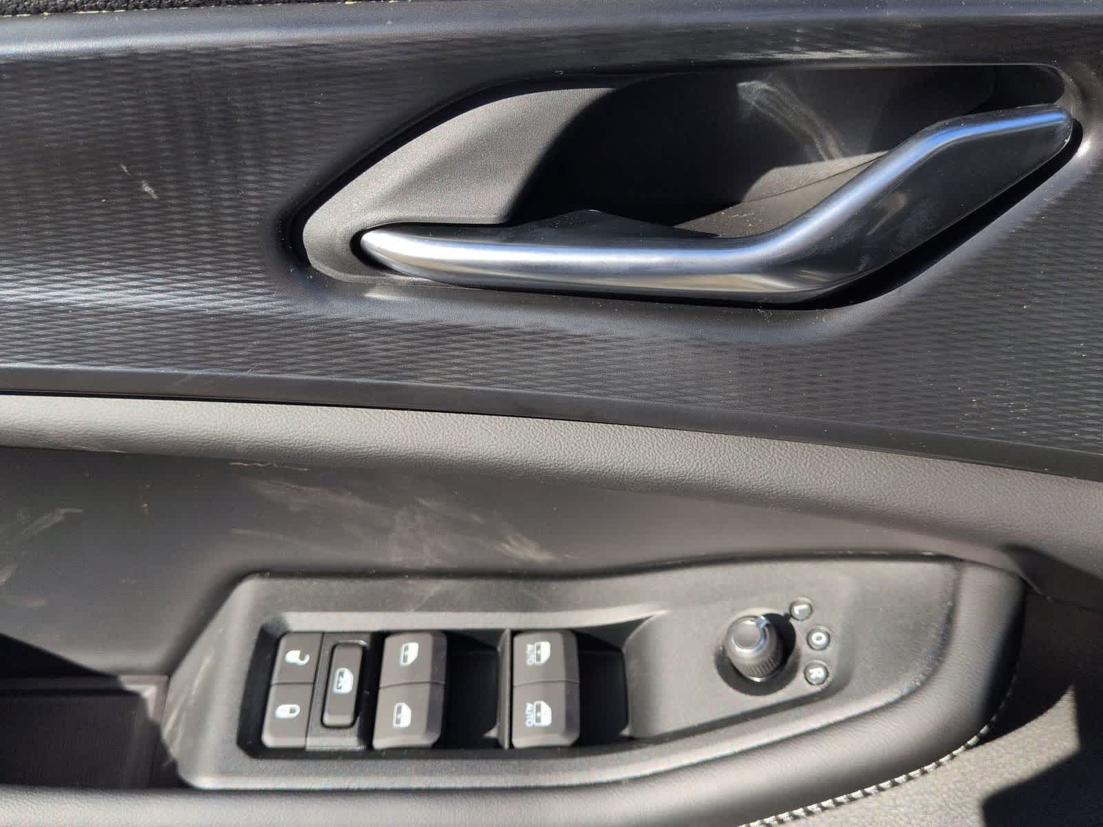 Thumbnail: 2025 Jeep Grand Cherokee - 16