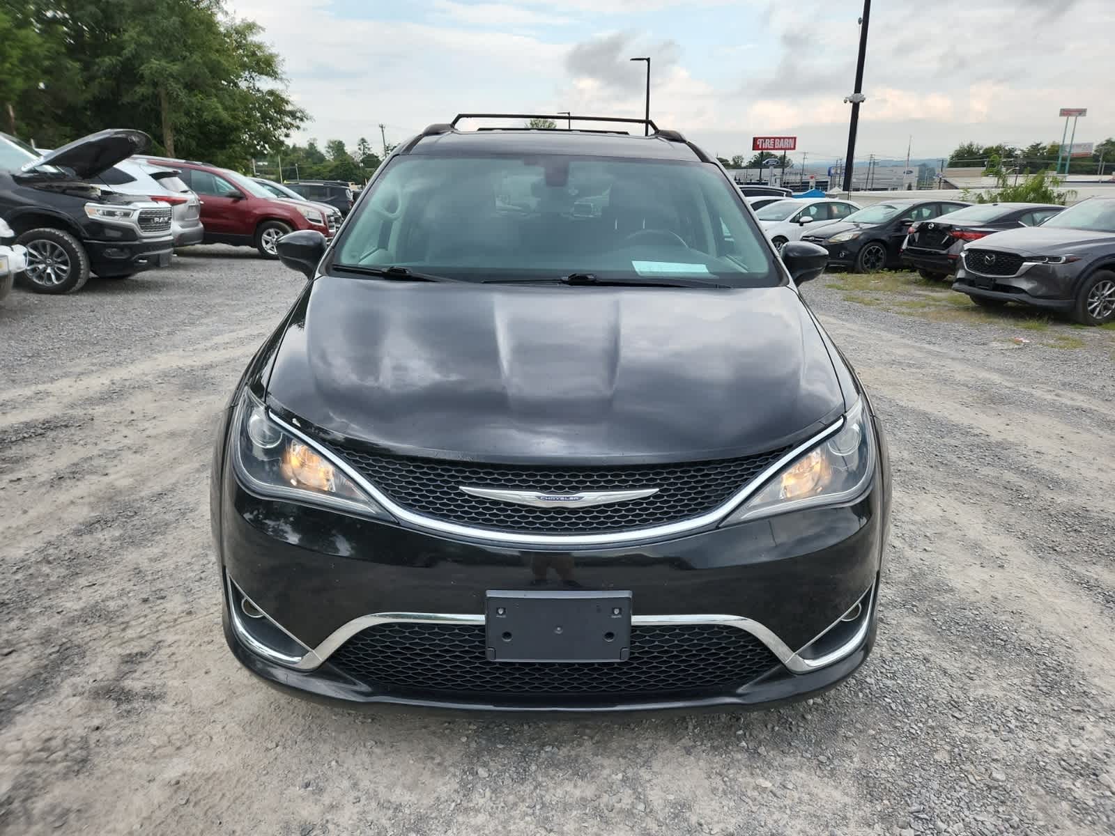 Thumbnail: 2017 Chrysler Pacifica - 8