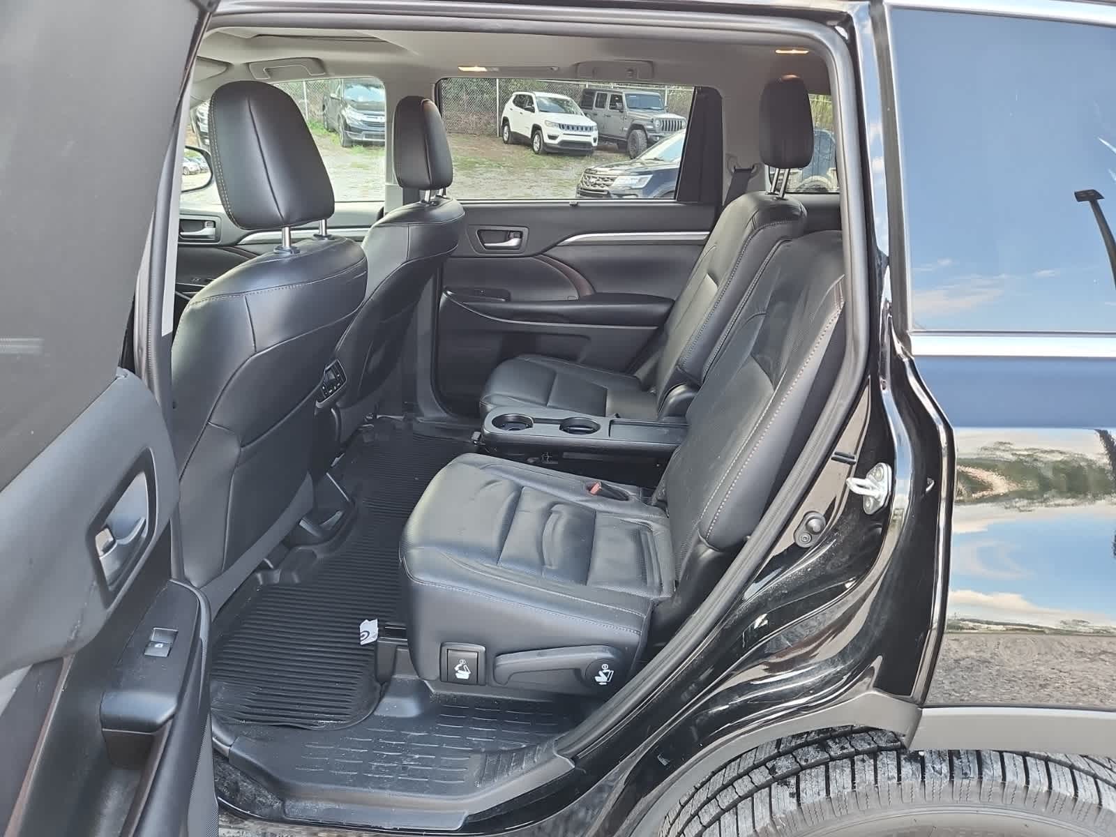 Thumbnail: 2019 Toyota Highlander - 26