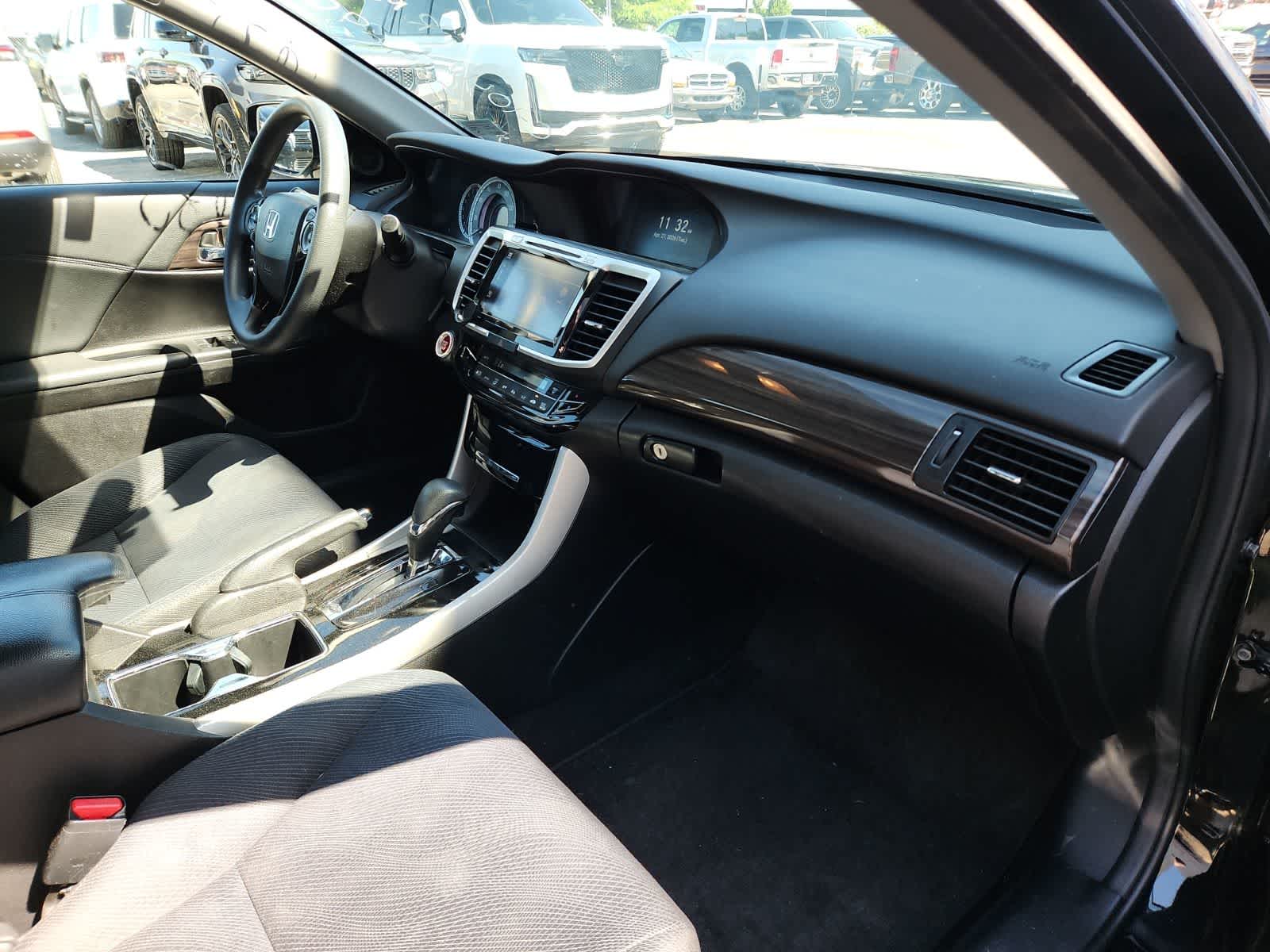 Thumbnail: 2016 Honda Accord - 17