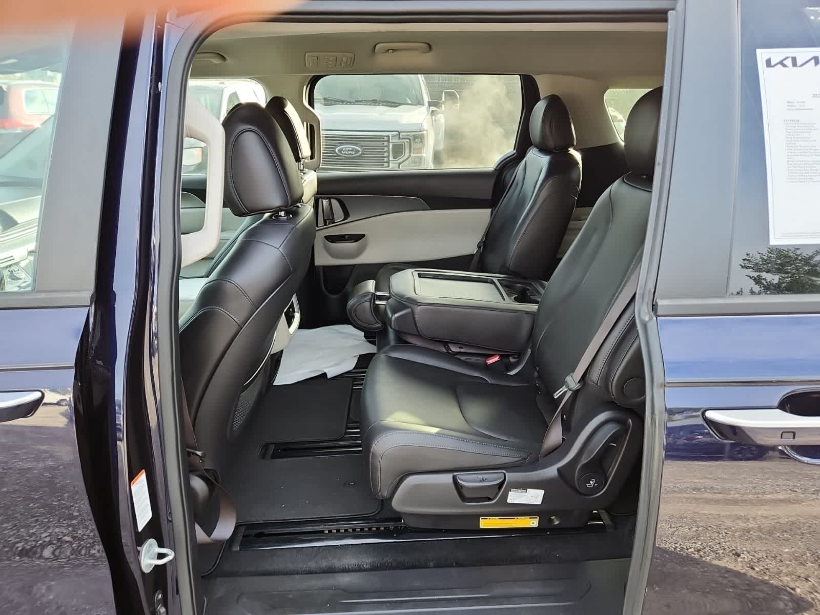 Thumbnail: 2022 Kia Carnival - 27