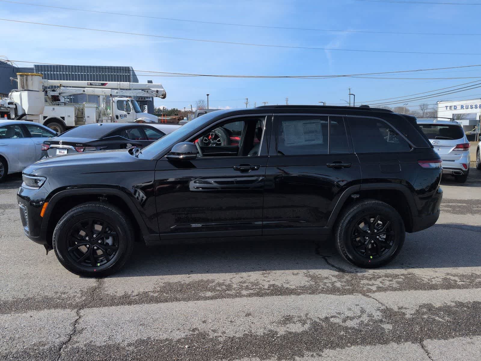 Thumbnail: 2026 Jeep Grand Cherokee - 5