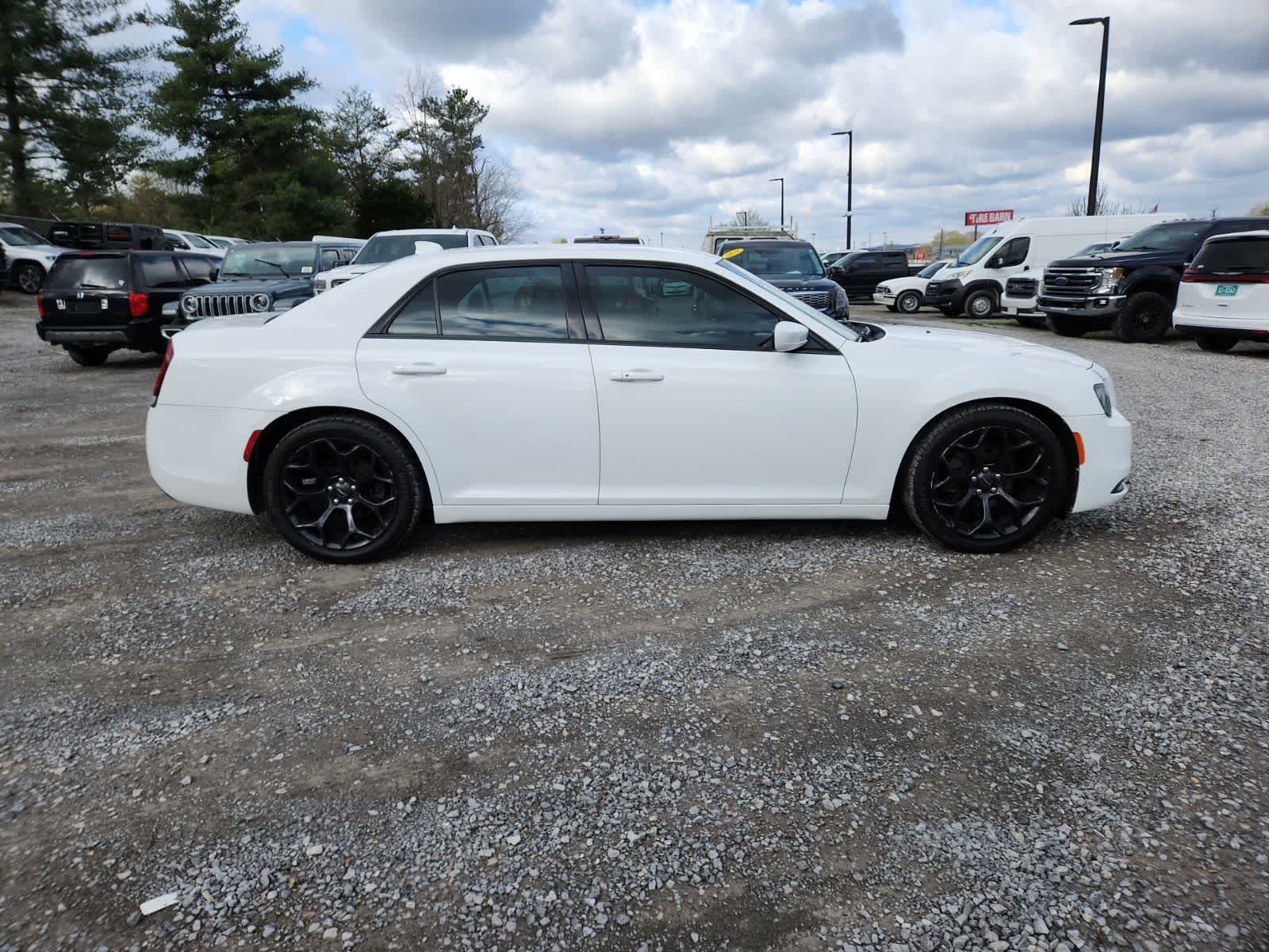 Thumbnail: 2019 Chrysler 300 - 6