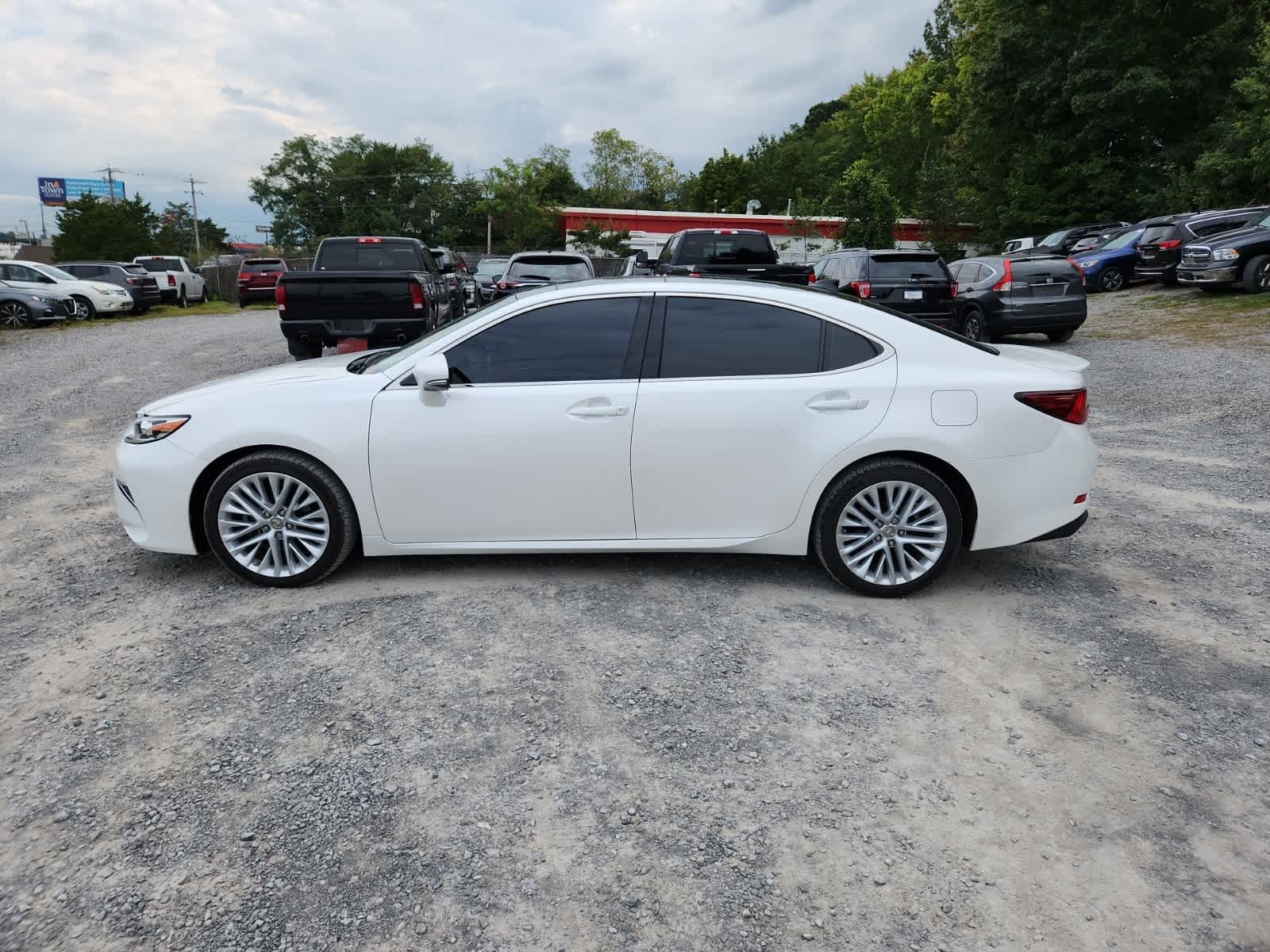 Thumbnail: 2018 Lexus ES - 2