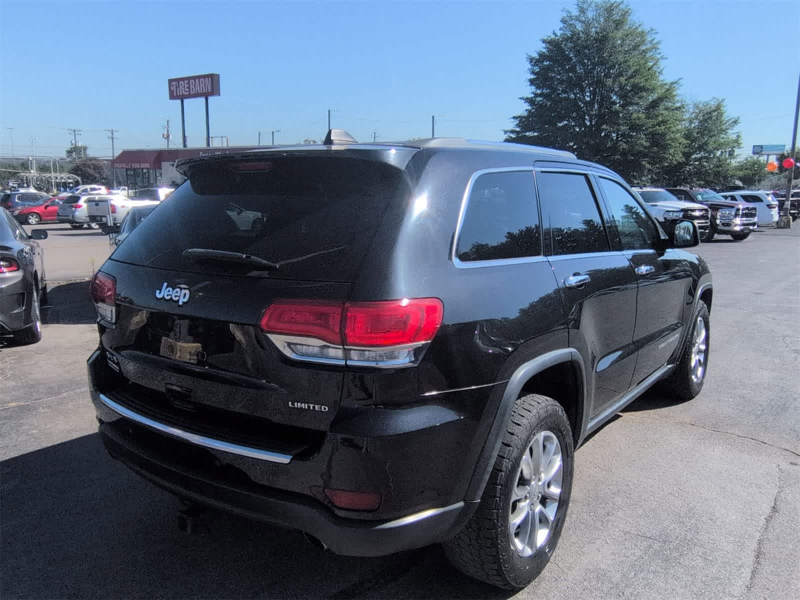 Thumbnail: 2015 Jeep Grand Cherokee - 8