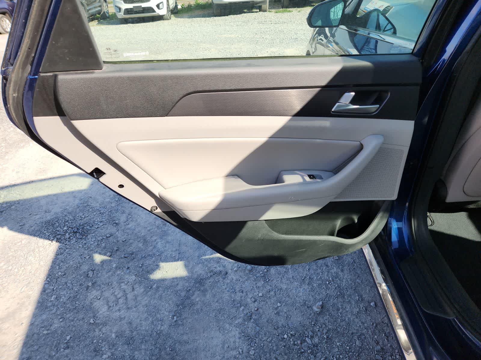 Thumbnail: 2015 Hyundai Sonata - 26