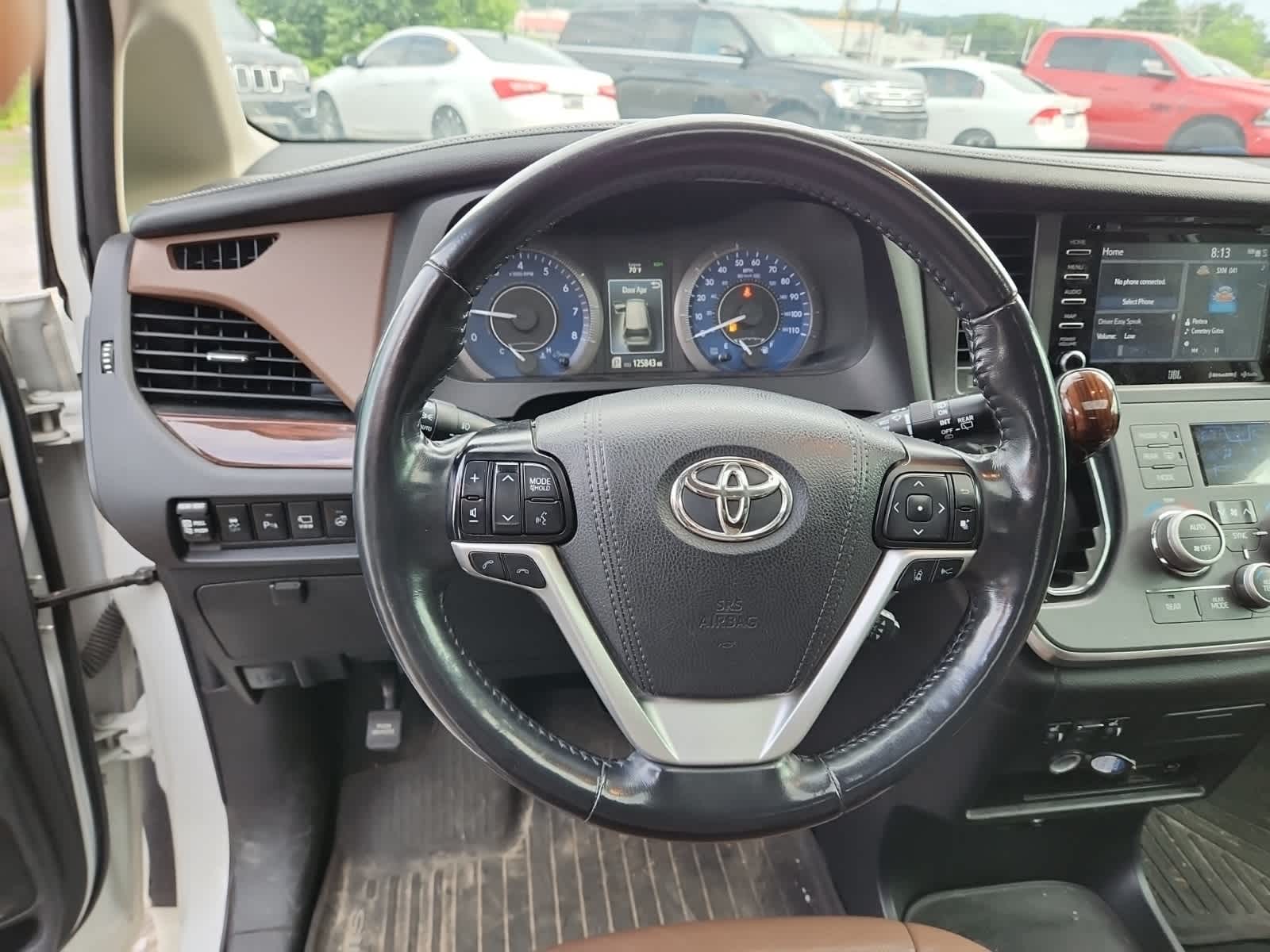 Thumbnail: 2019 Toyota Sienna - 12