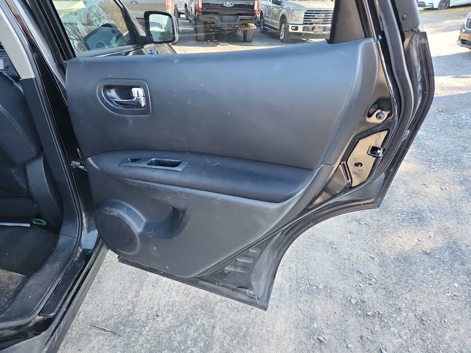 Thumbnail: 2011 Nissan Rogue - 24