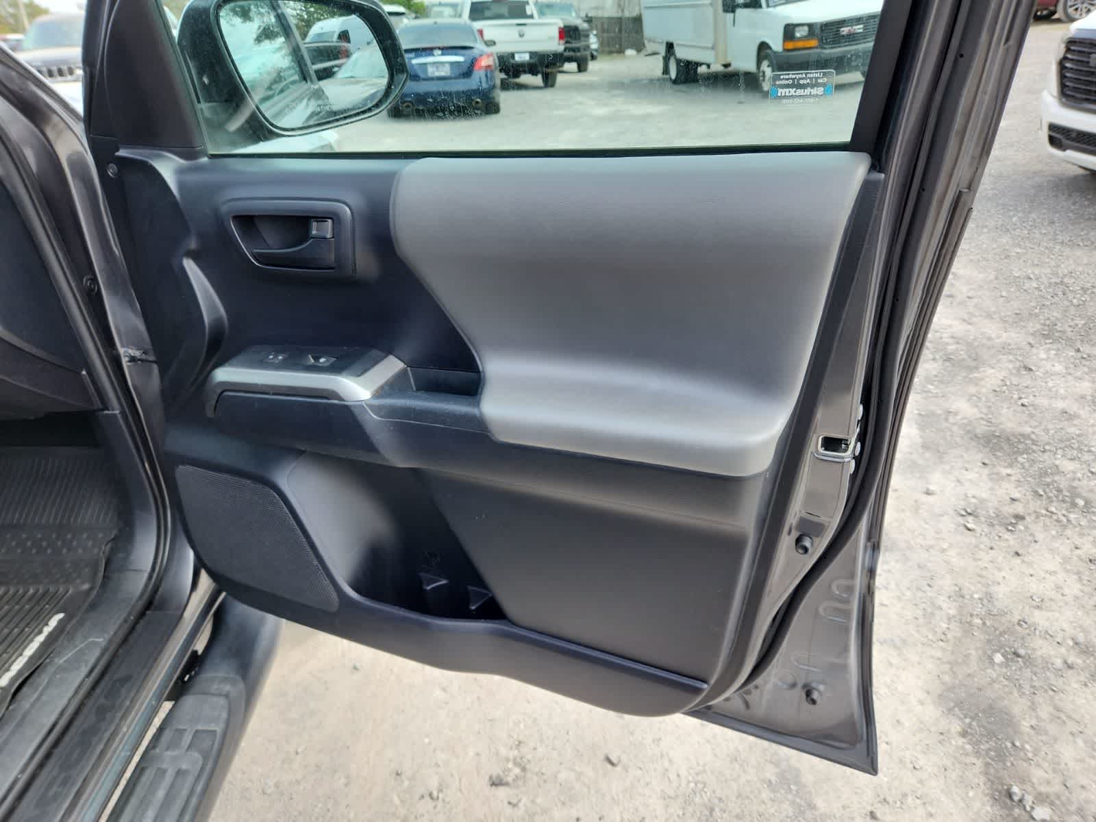 Thumbnail: 2019 Toyota Tacoma - 23