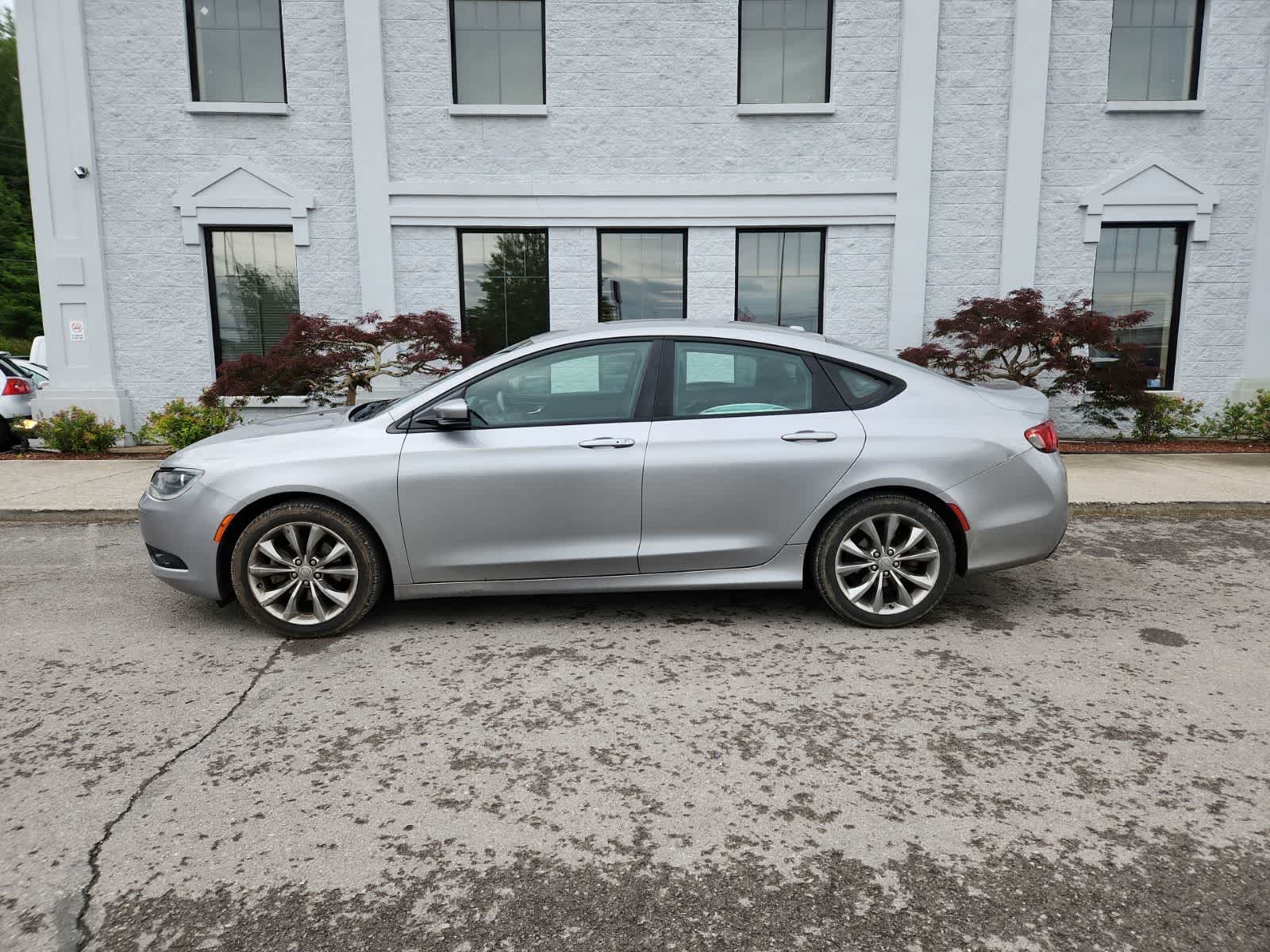 Thumbnail: 2015 Chrysler 200 - 2