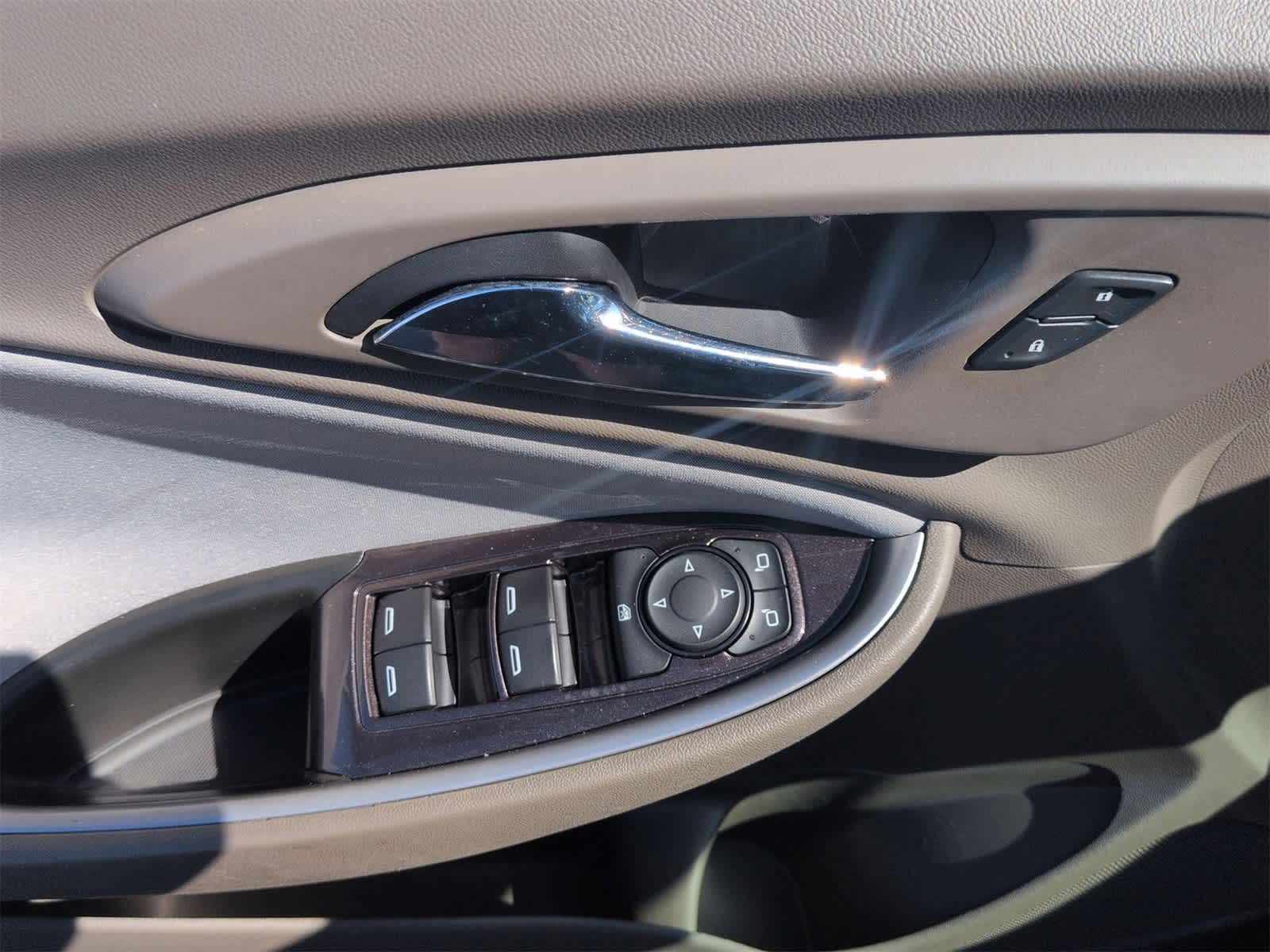 Thumbnail: 2020 Chevrolet Malibu - 16