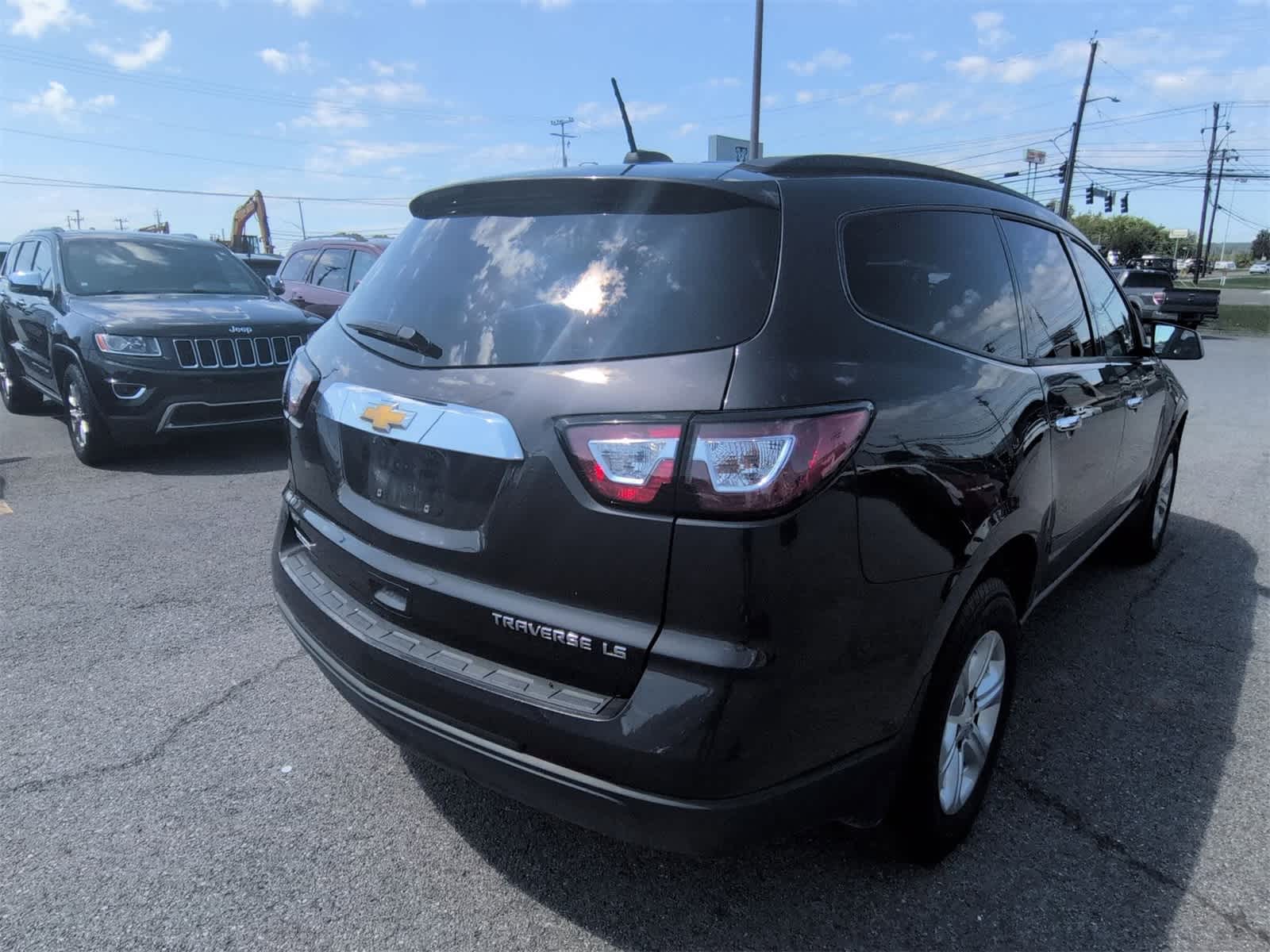 Thumbnail: 2016 Chevrolet Traverse - 8