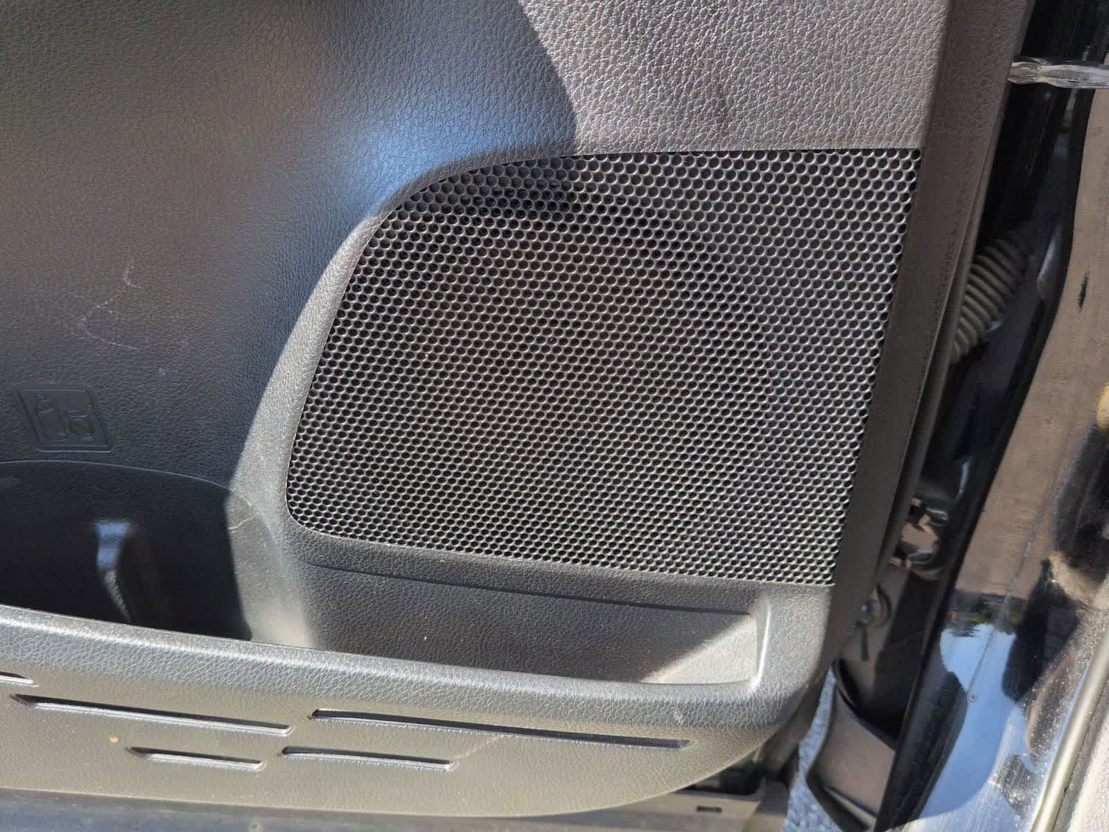 Thumbnail: 2015 Toyota RAV4 - 27