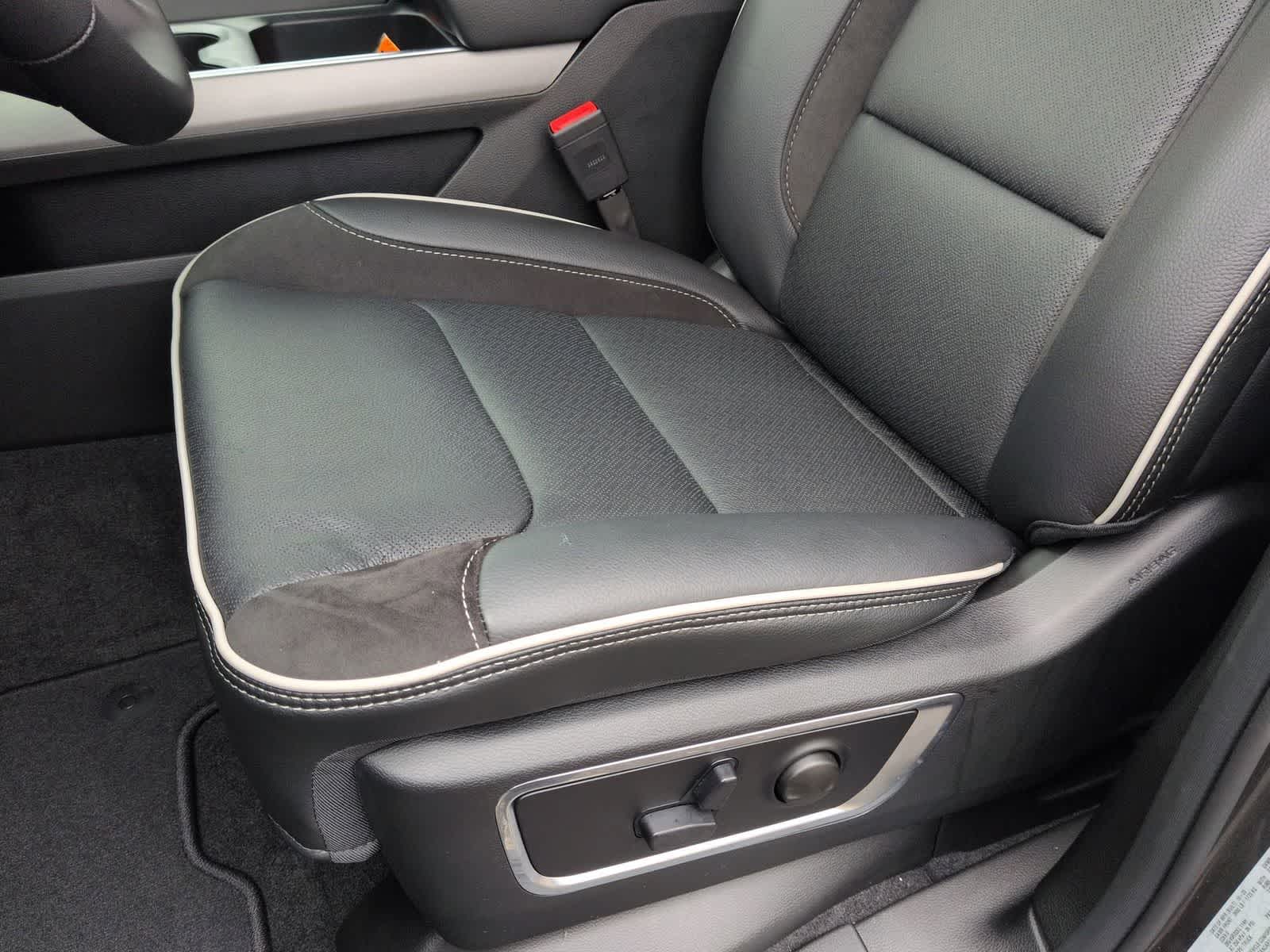 Thumbnail: 2026 RAM 1500 - 16