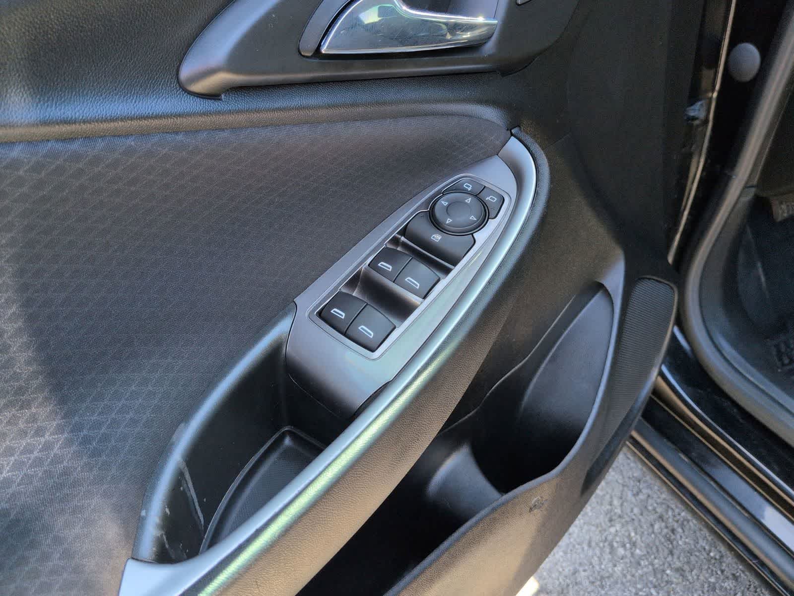 Thumbnail: 2021 Chevrolet Malibu - 16