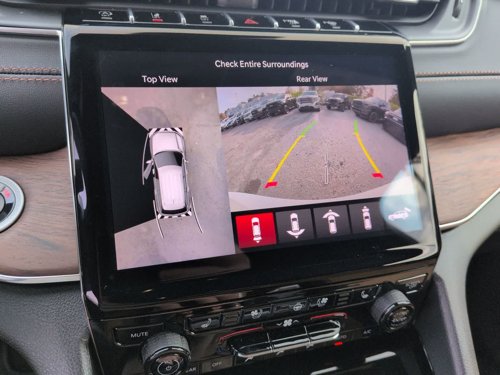 Thumbnail: 2025 Jeep Grand Cherokee - 28