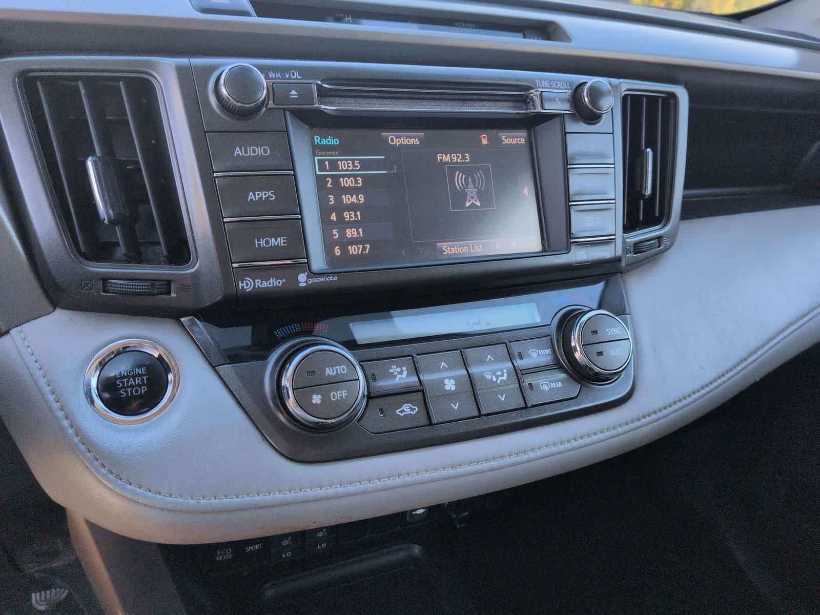 Thumbnail: 2015 Toyota RAV4 - 26