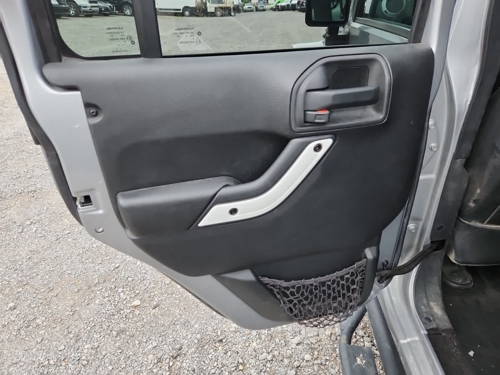 2014 Jeep Wrangler Unlimited Polar Edition 28