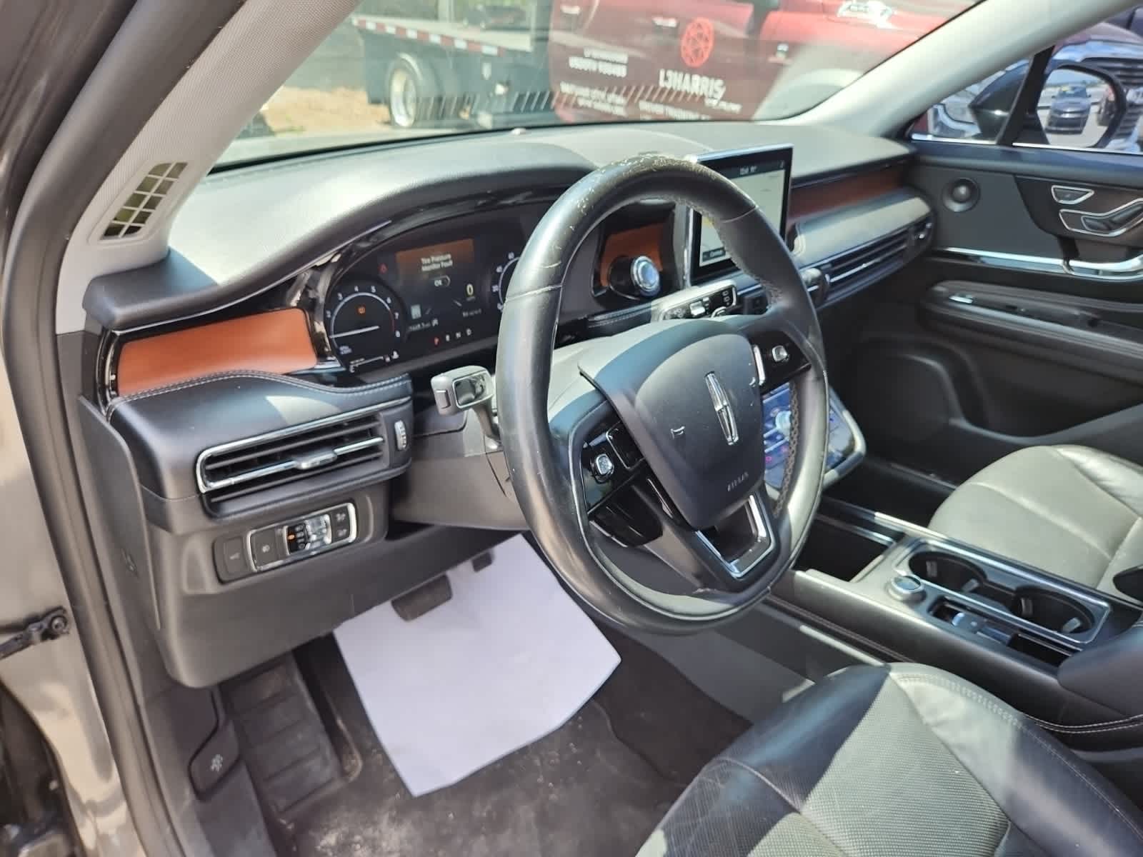 Thumbnail: 2020 Lincoln Corsair - 13