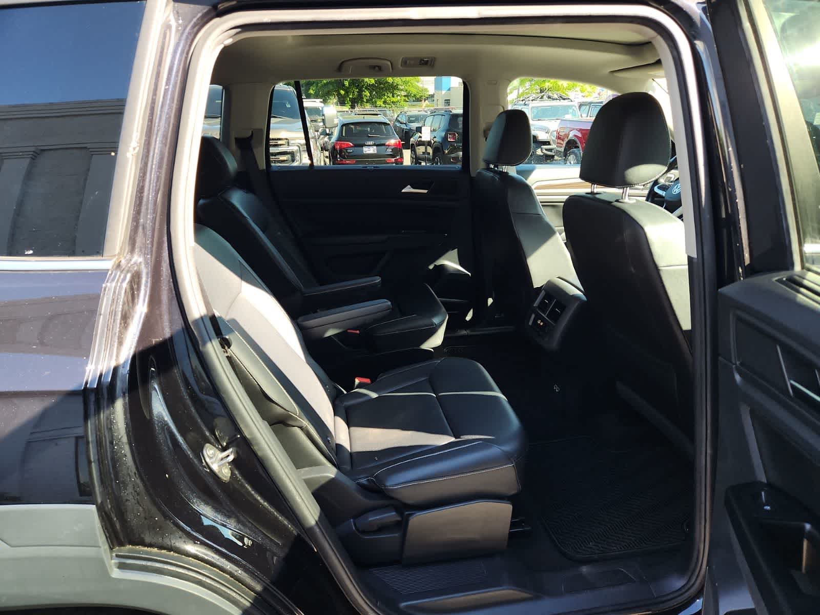 Thumbnail: 2021 Volkswagen Atlas - 24