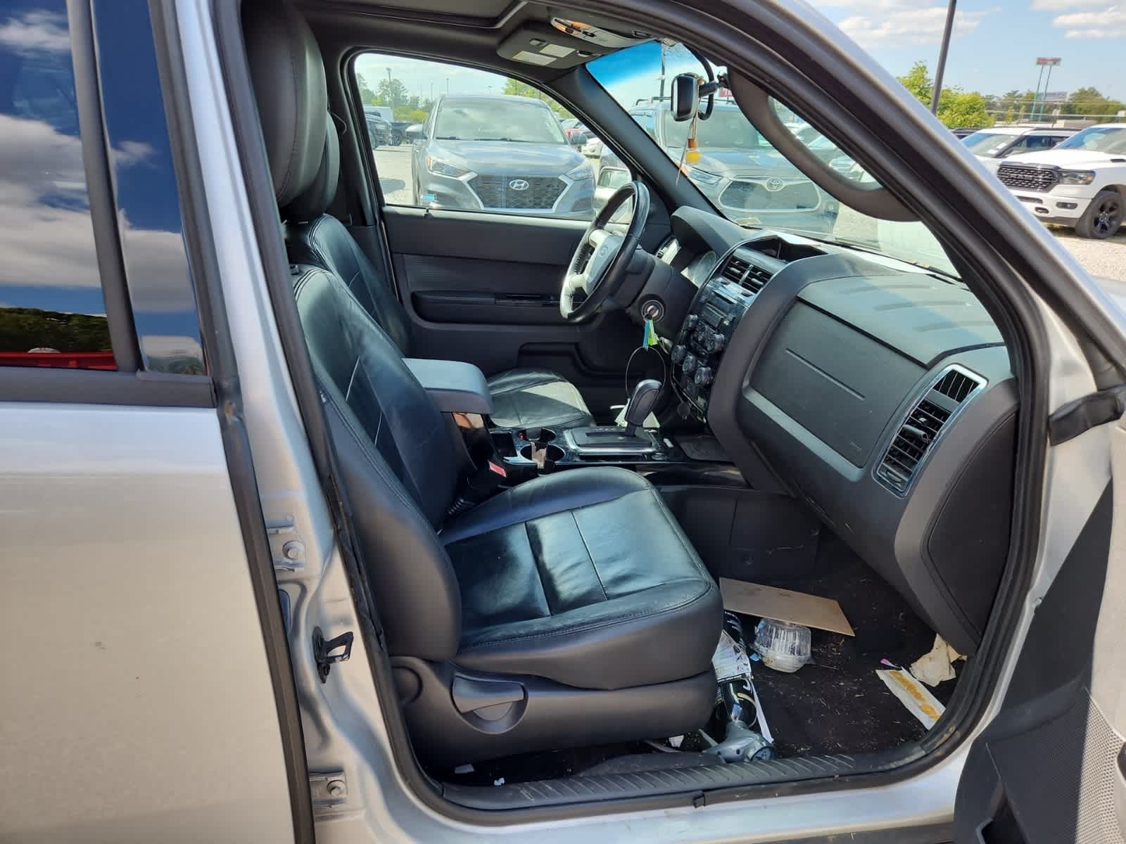 Thumbnail: 2012 Ford Escape - 21