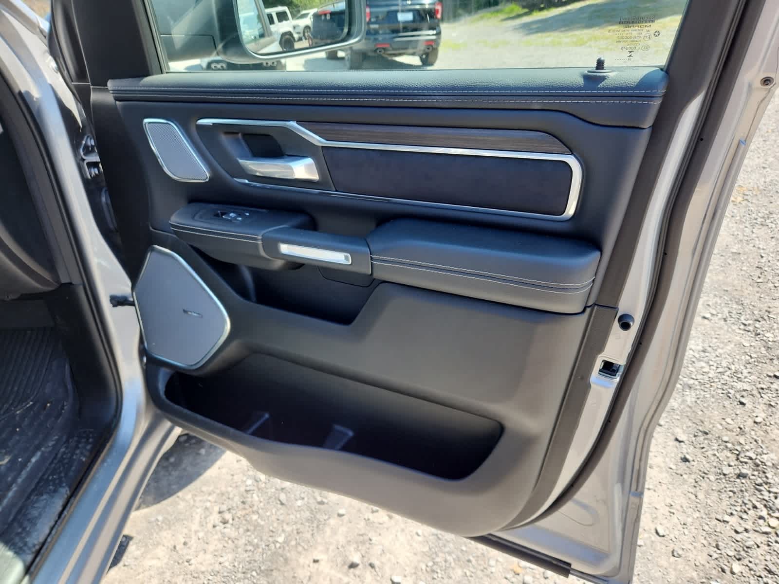 Thumbnail: 2025 RAM 1500 - 22