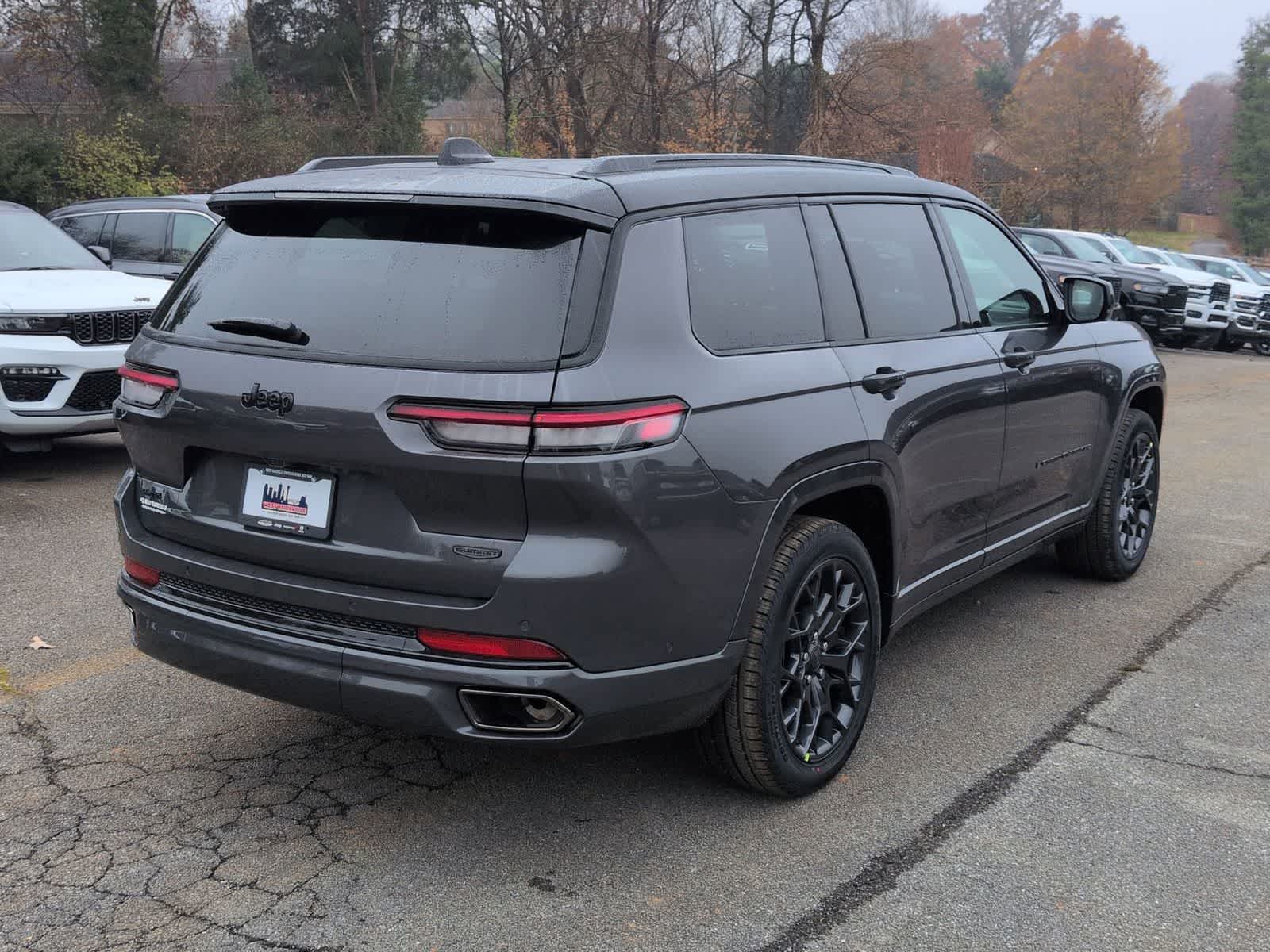 Thumbnail: 2025 Jeep Grand Cherokee L - 8