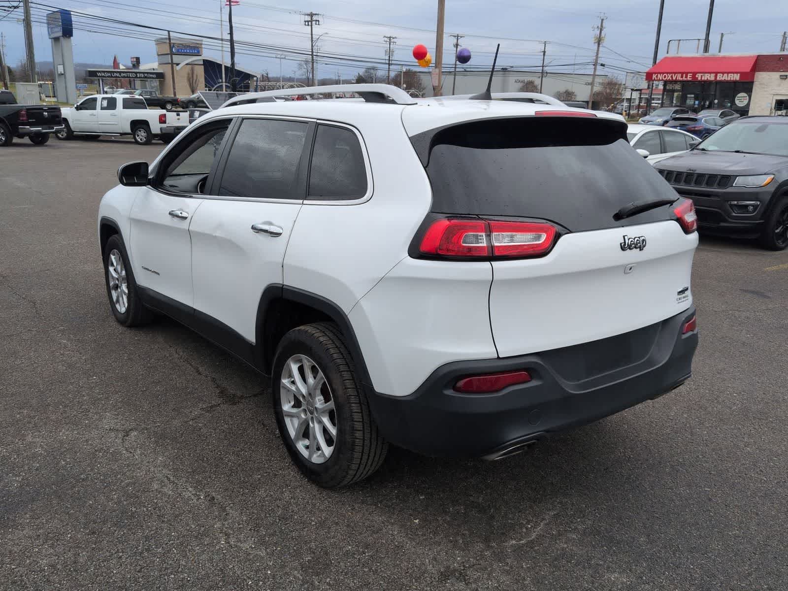 Thumbnail: 2018 Jeep Cherokee - 6