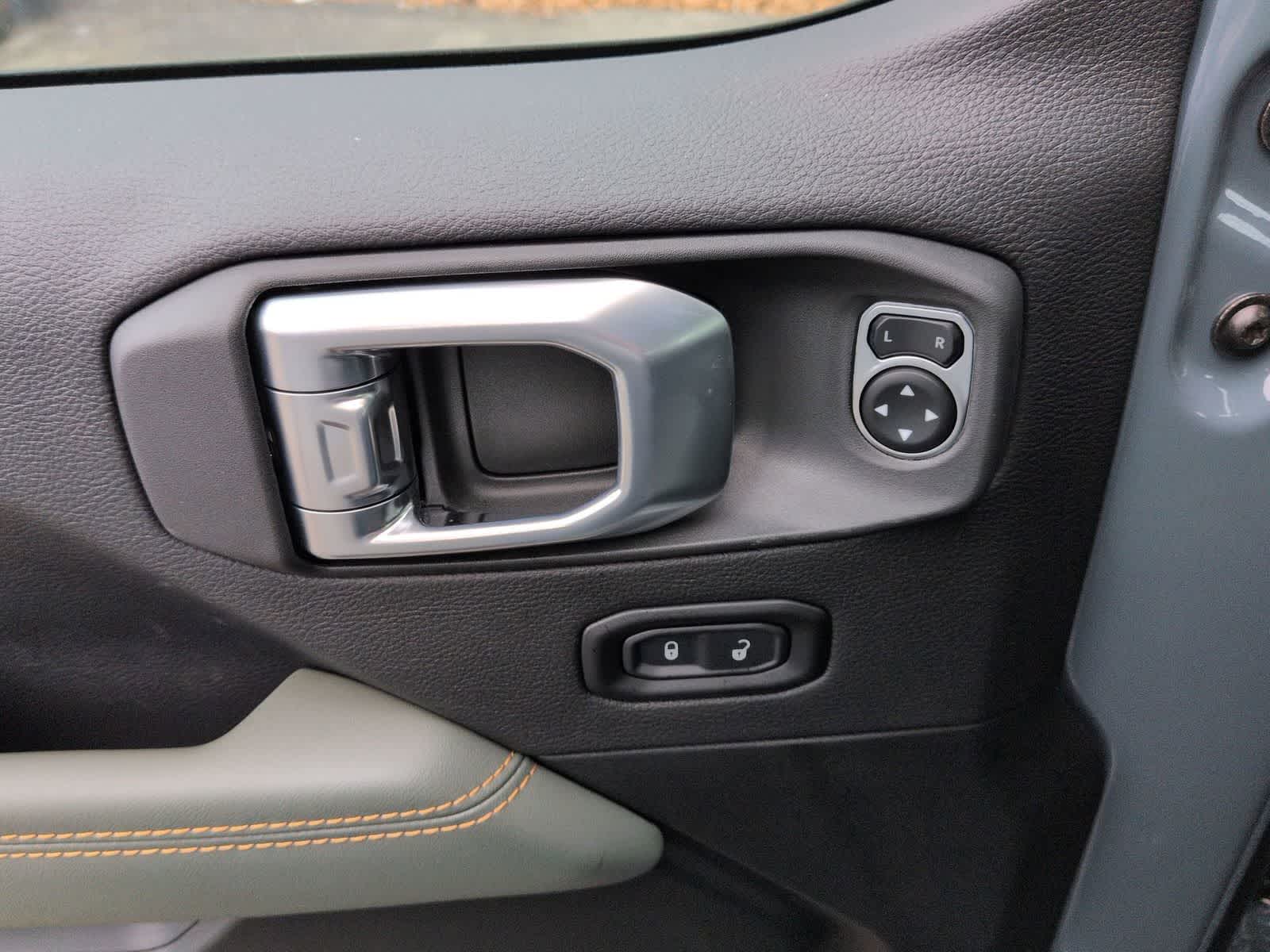 Thumbnail: 2026 Jeep Gladiator - 16