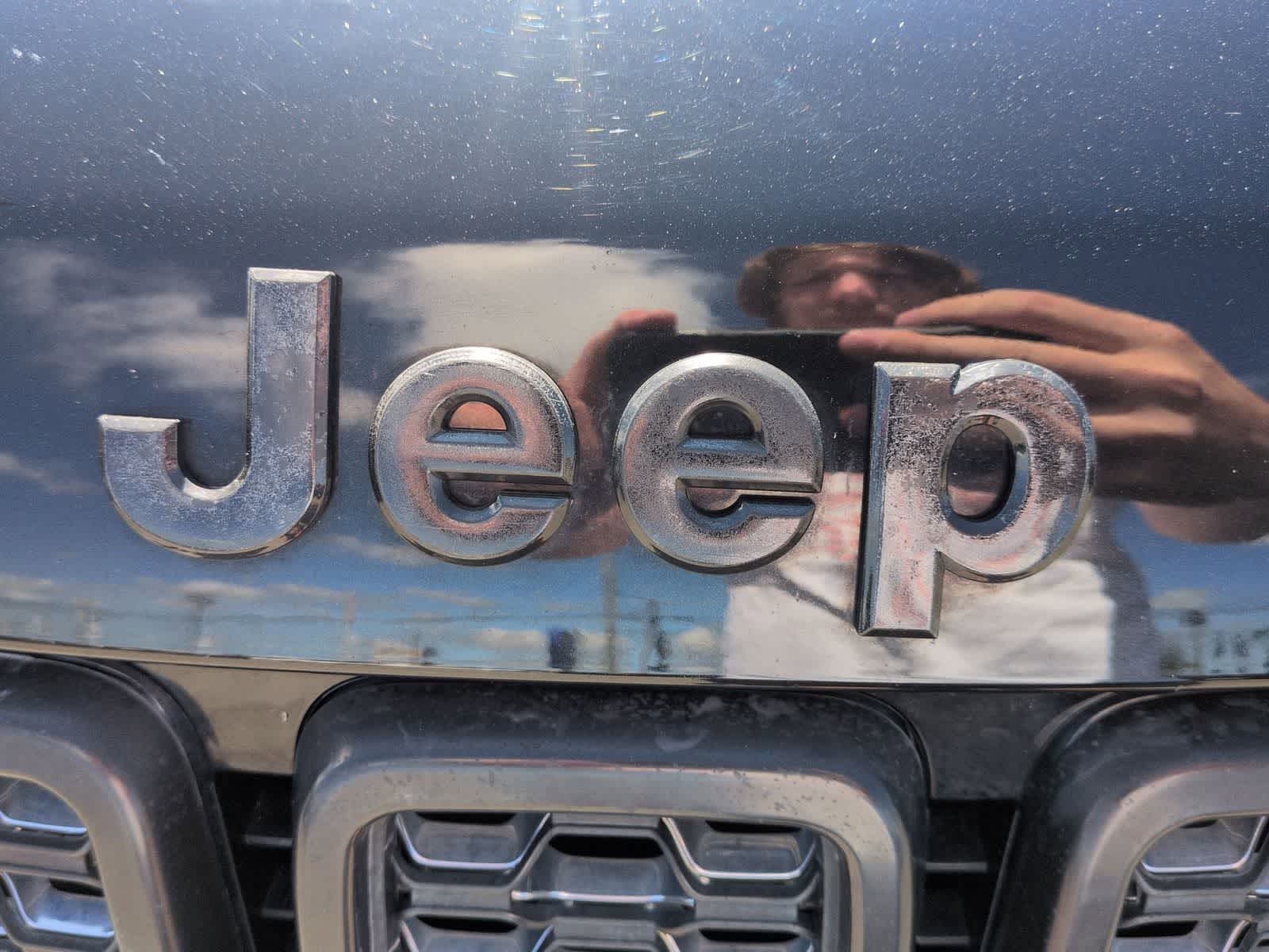 Thumbnail: 2020 Jeep Grand Cherokee - 12