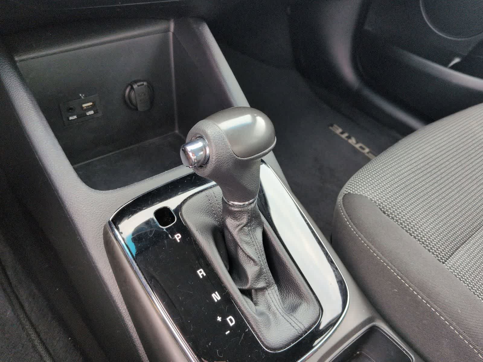 Thumbnail: 2017 Kia Forte - 28