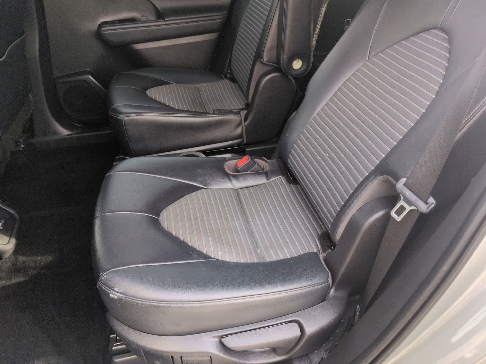 Thumbnail: 2022 Toyota Highlander - 18