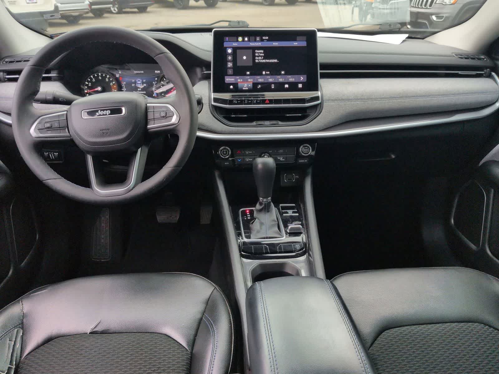 Thumbnail: 2022 Jeep Compass - 11