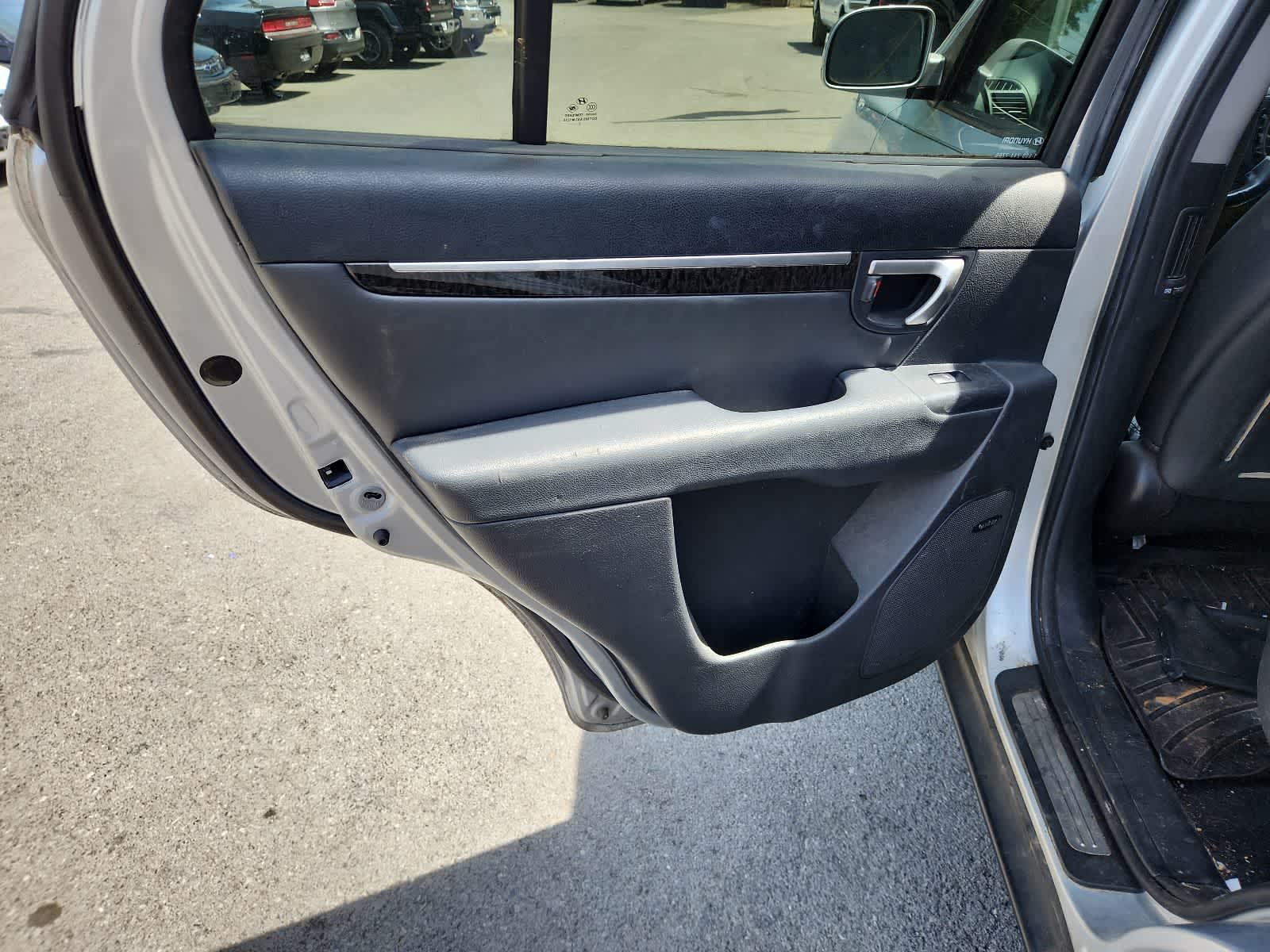 Thumbnail: 2009 Hyundai Santa Fe - 27