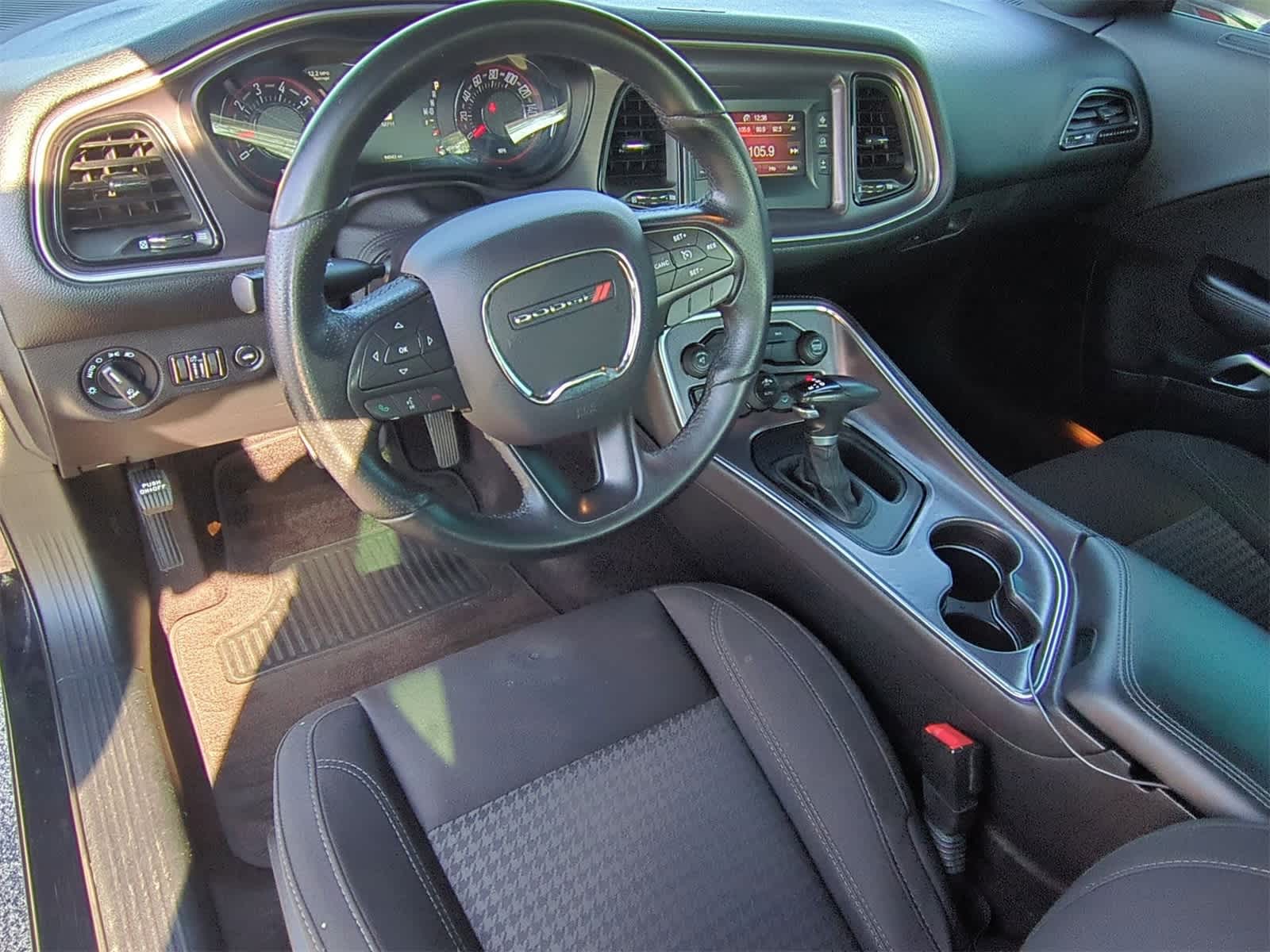 Thumbnail: 2016 Dodge Challenger - 15