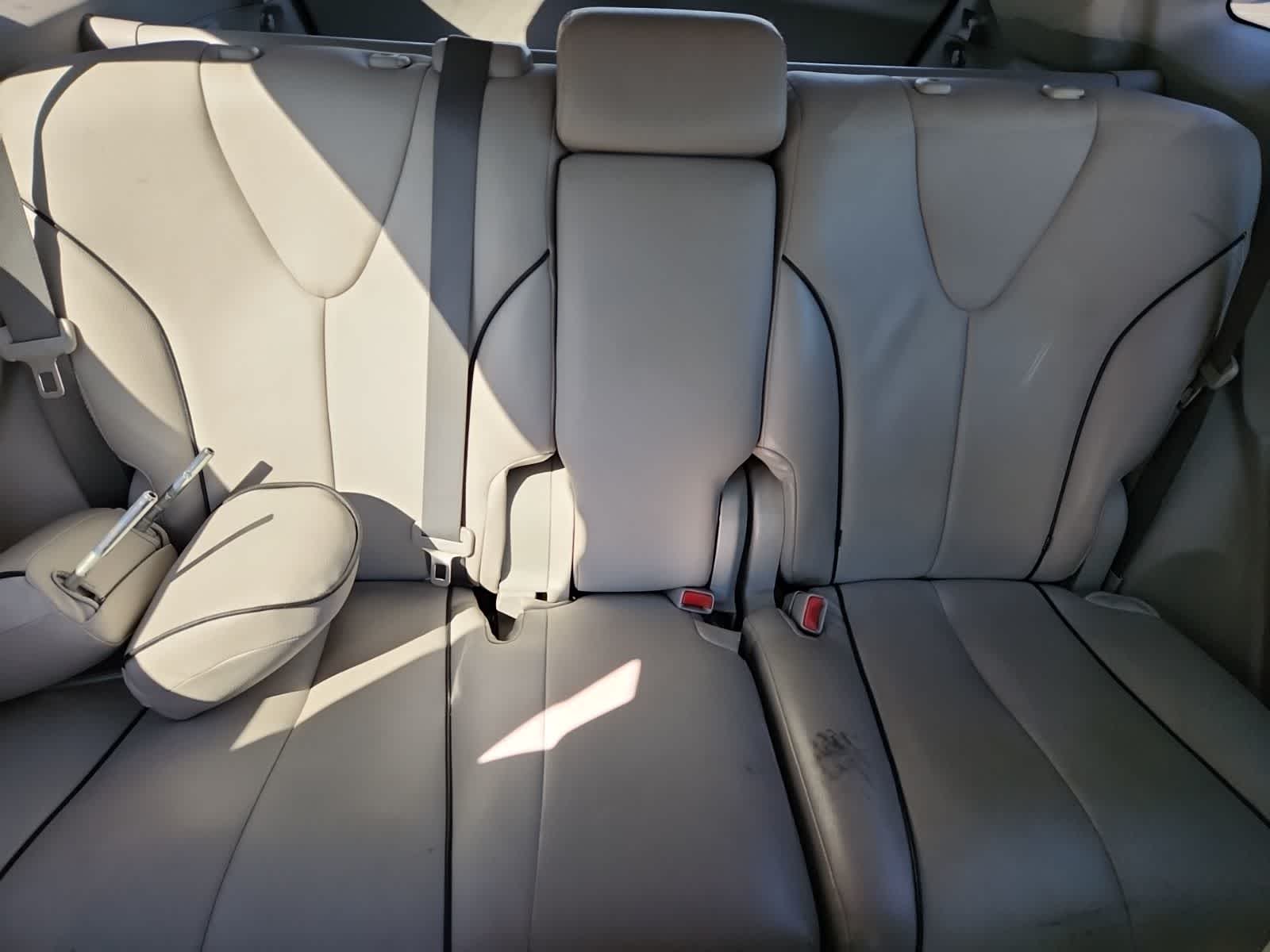Thumbnail: 2011 Toyota Venza - 20