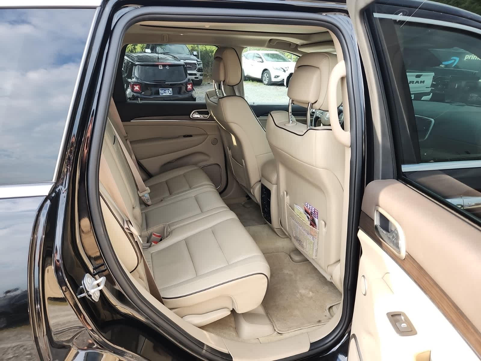 Thumbnail: 2017 Jeep Grand Cherokee - 23