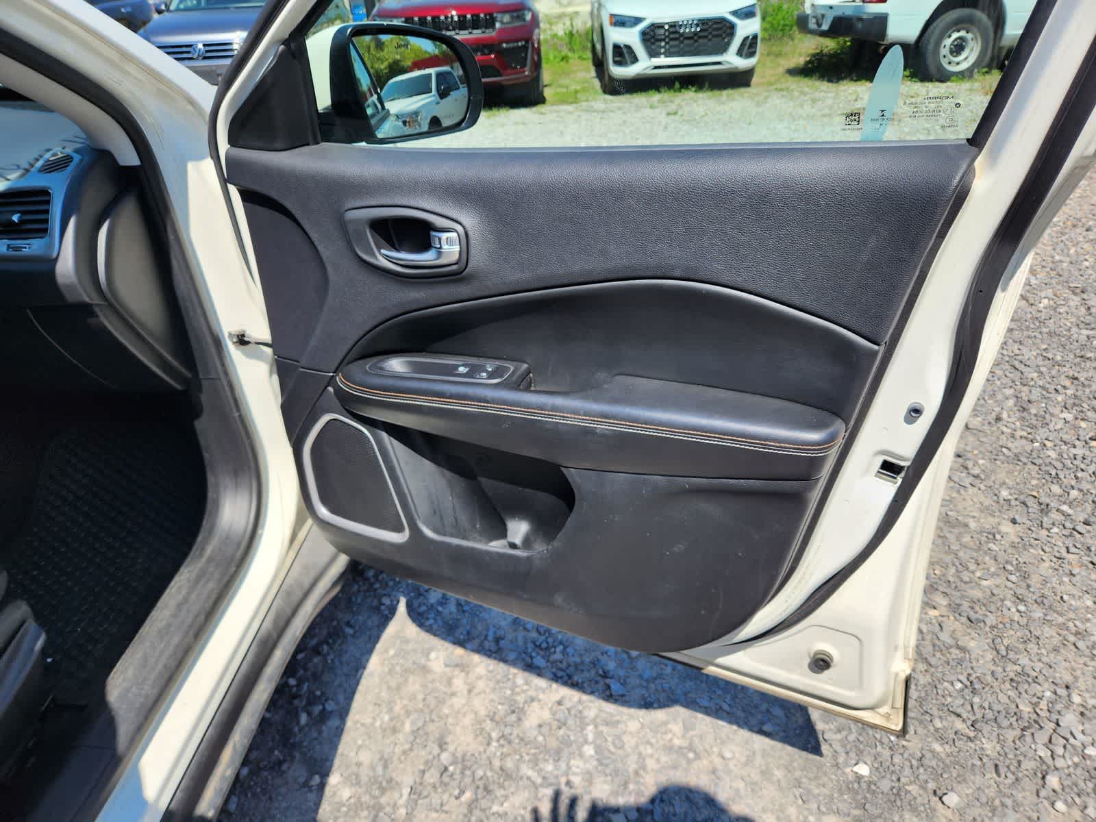 Thumbnail: 2018 Jeep Compass - 22