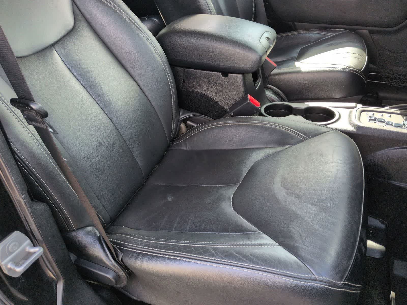 Thumbnail: 2016 Jeep Wrangler - 15