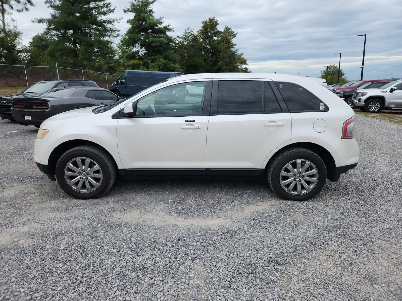 Thumbnail: 2010 Ford Edge - 2