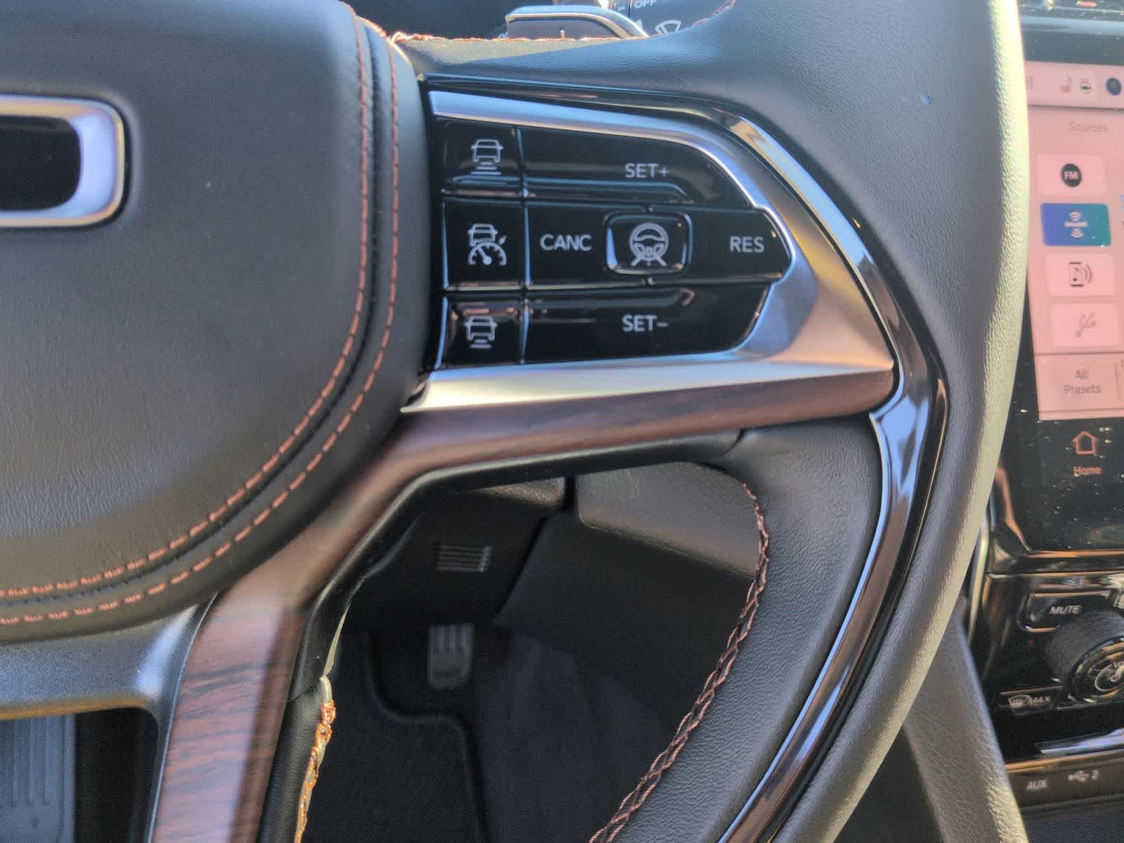 Thumbnail: 2025 Jeep Grand Cherokee - 24