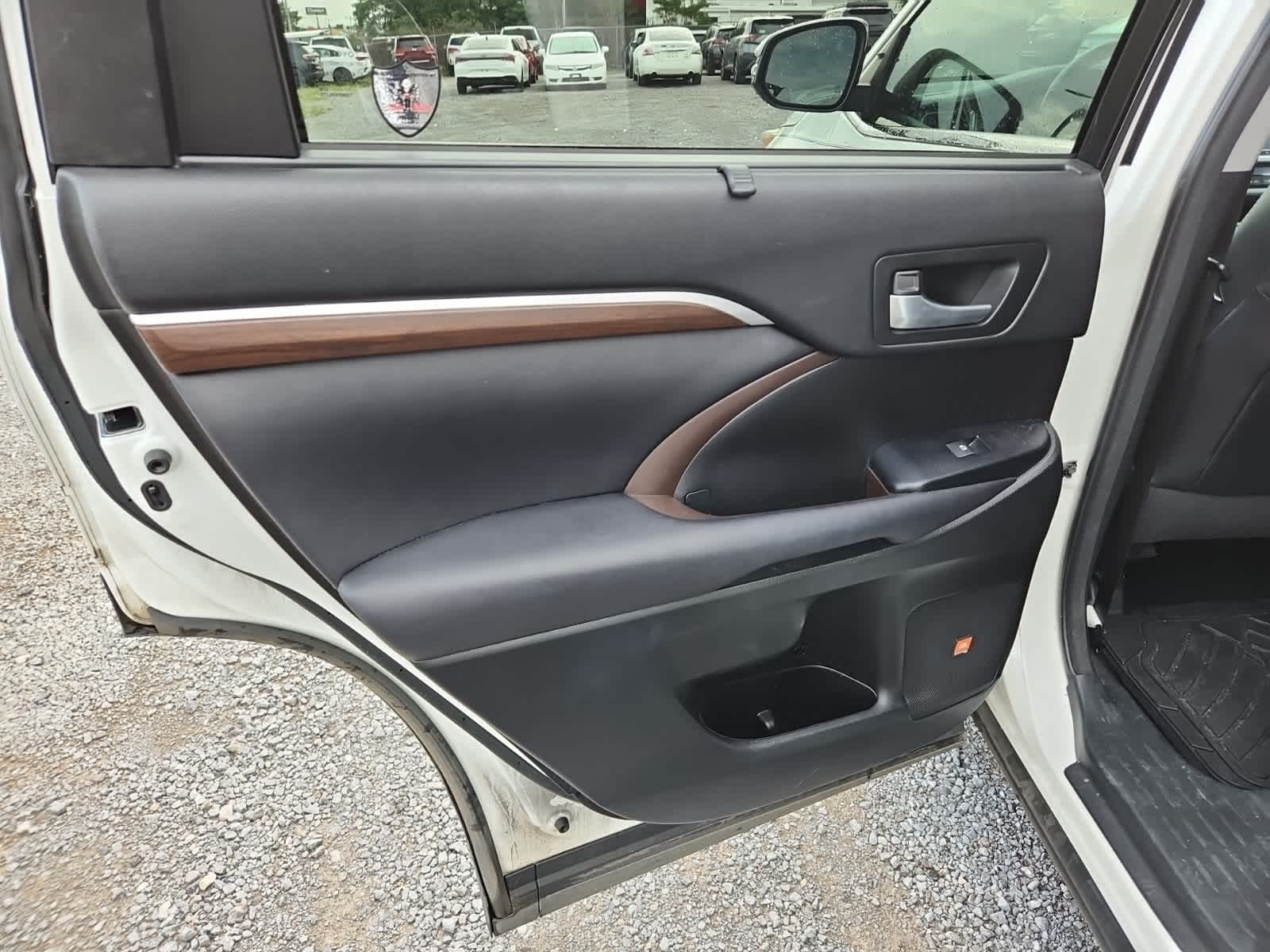 Thumbnail: 2016 Toyota Highlander - 28