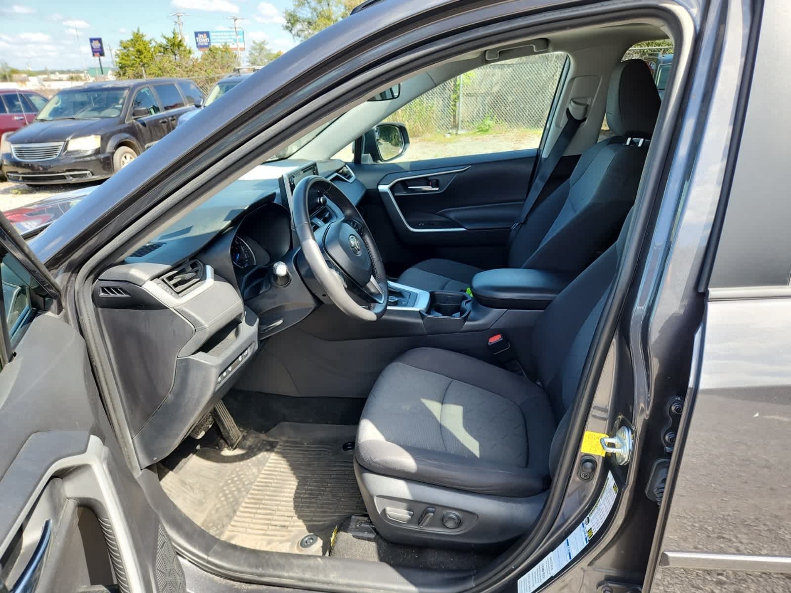 Thumbnail: 2020 Toyota RAV4 - 15