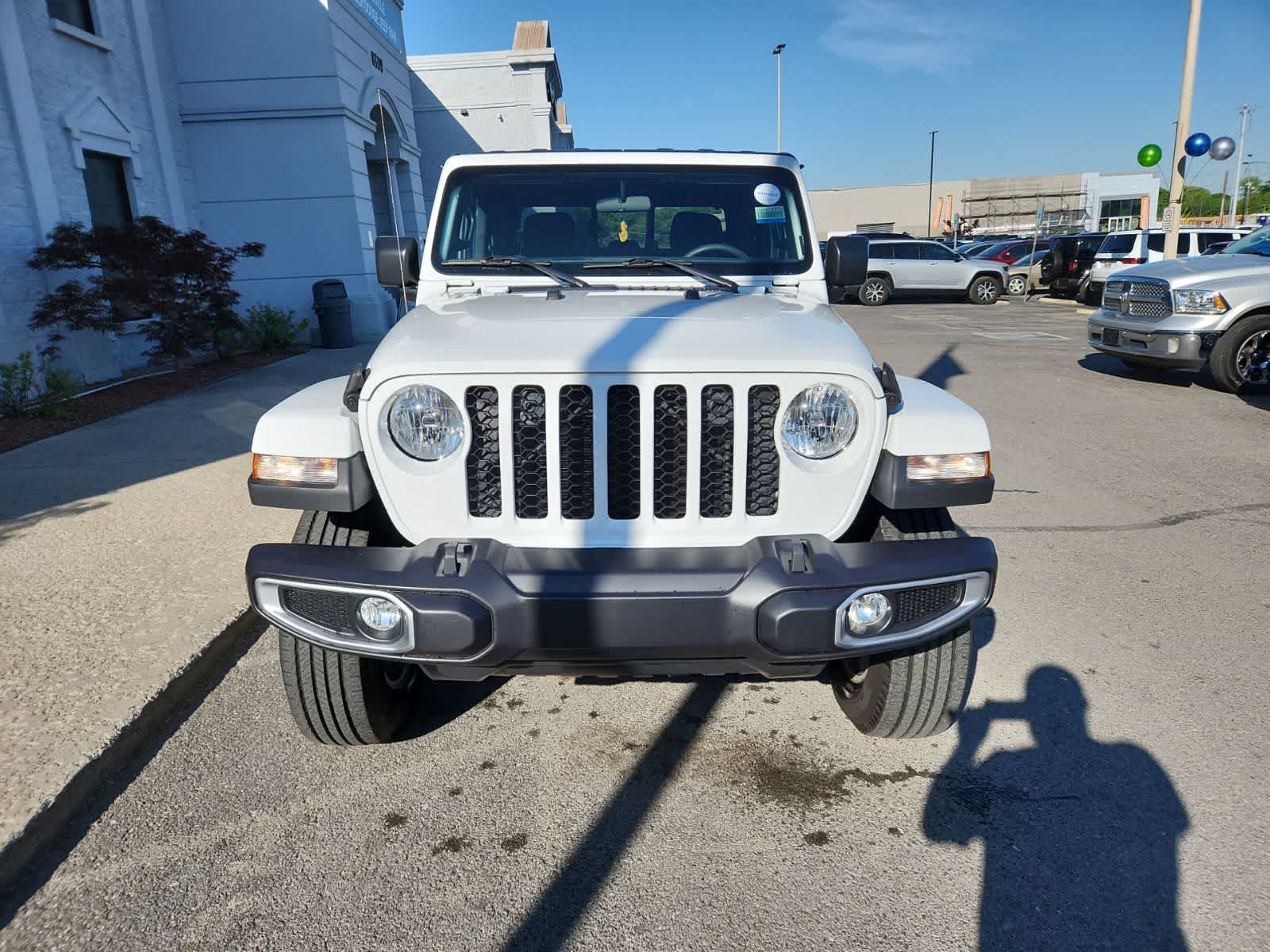 Thumbnail: 2023 Jeep Gladiator - 8
